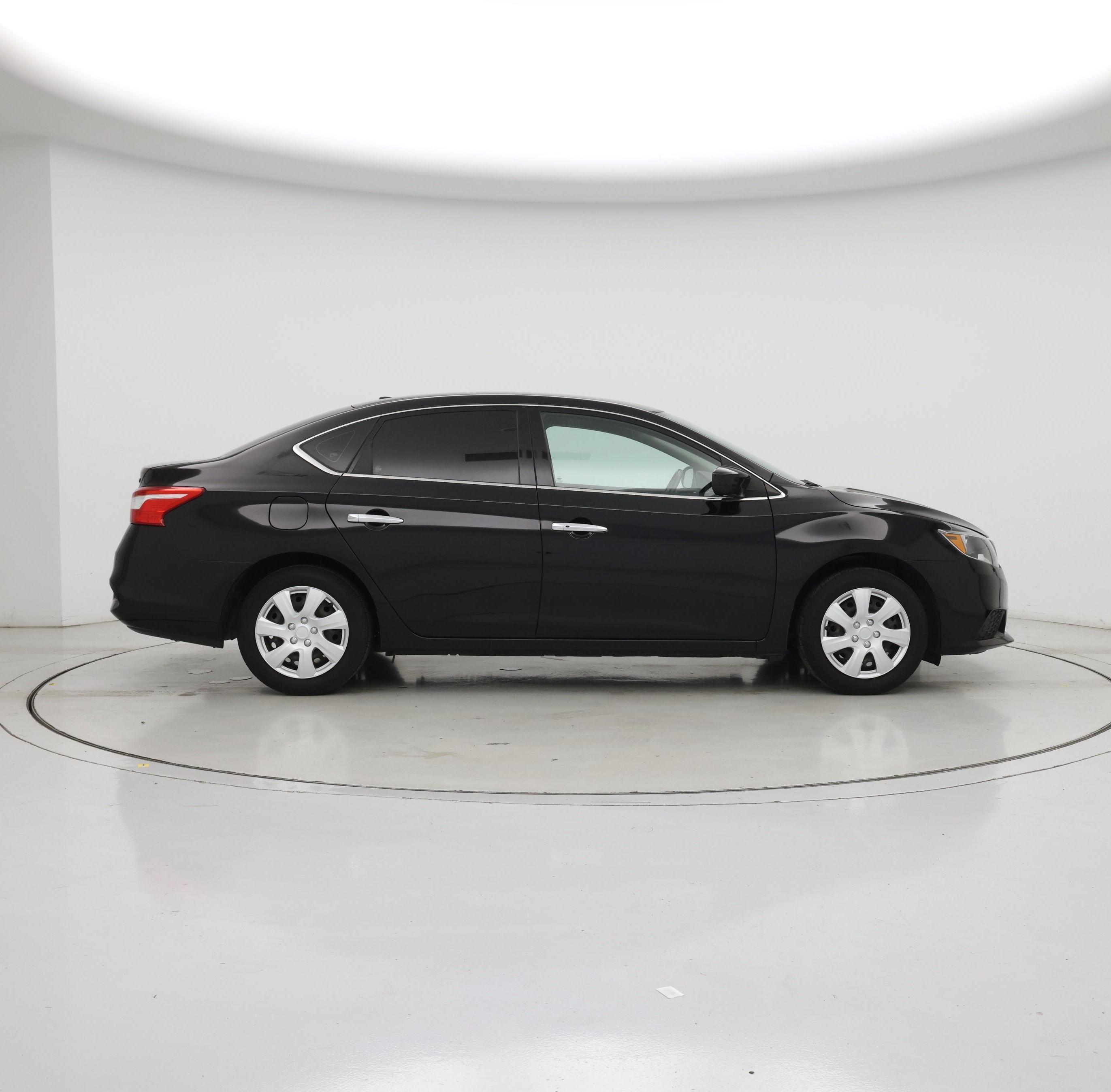 Thumbnail: 2016 Nissan Sentra - 7