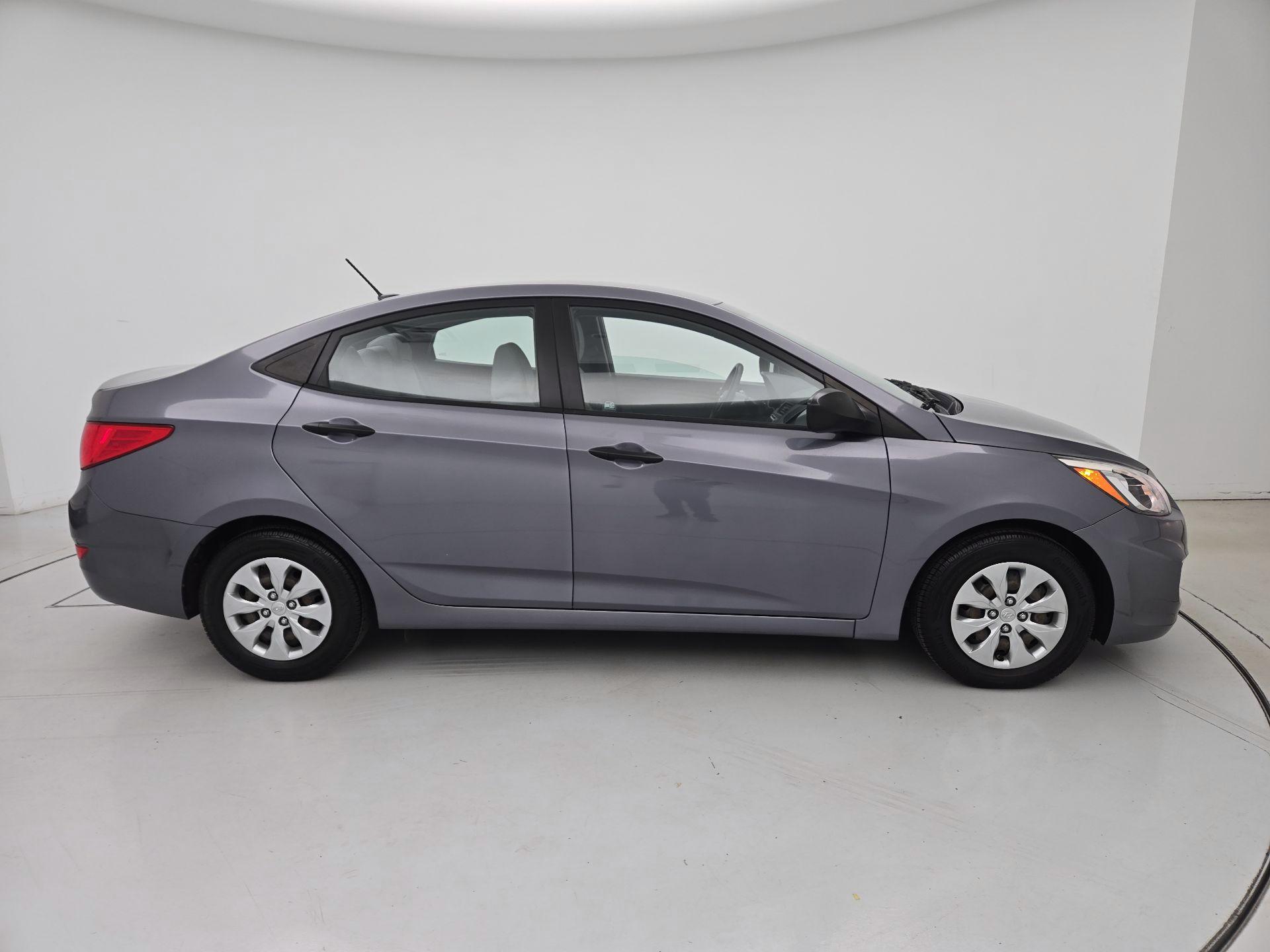 Thumbnail: 2017 Hyundai Accent - 4