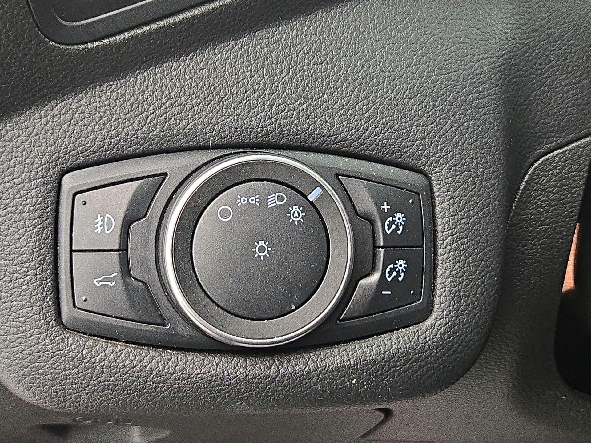 Thumbnail: 2017 Ford Escape - 11