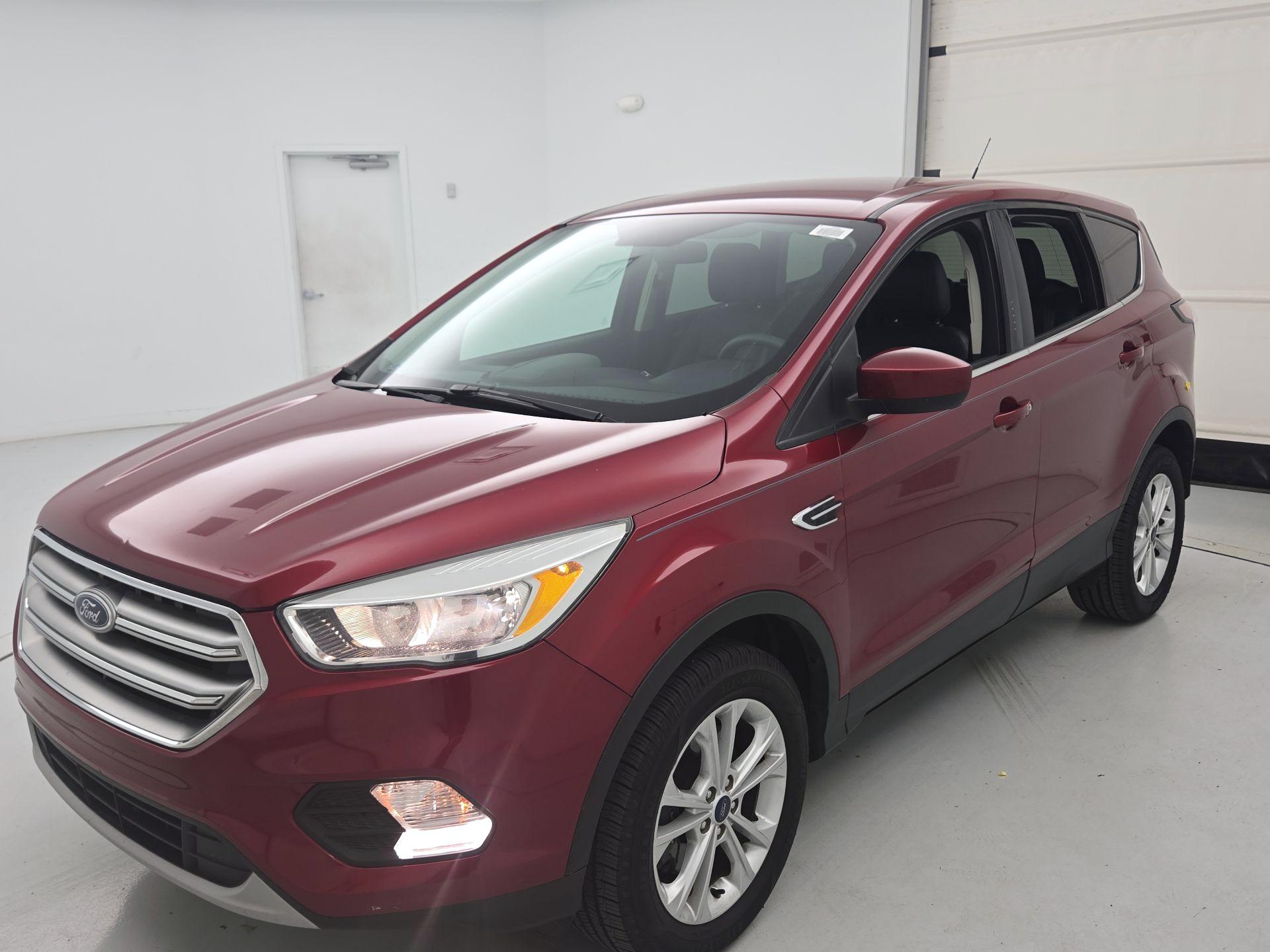Thumbnail: 2017 Ford Escape - 3