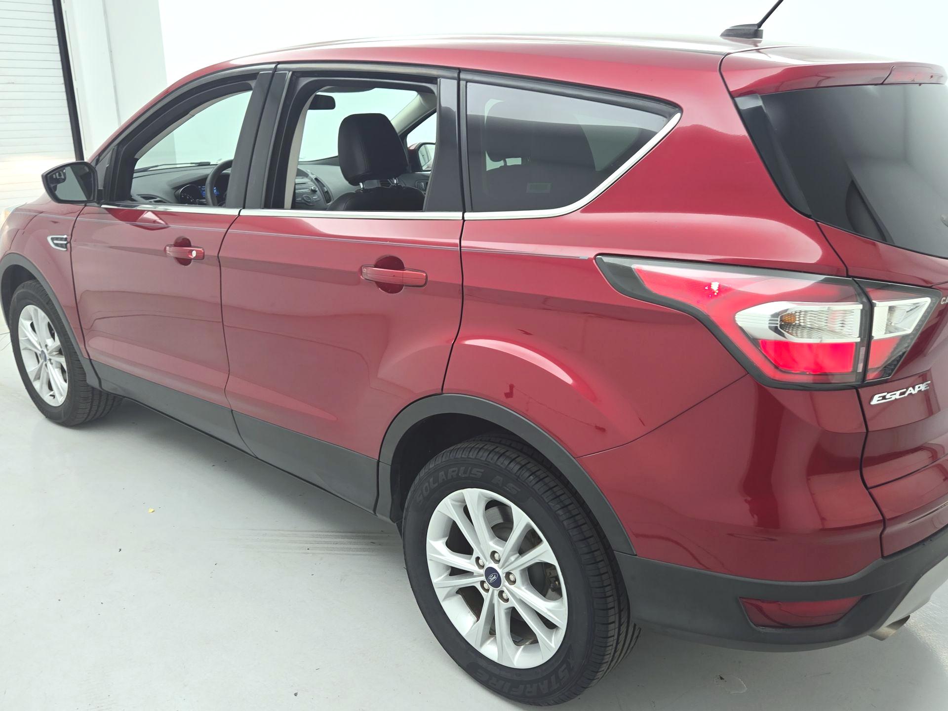 Thumbnail: 2017 Ford Escape - 7