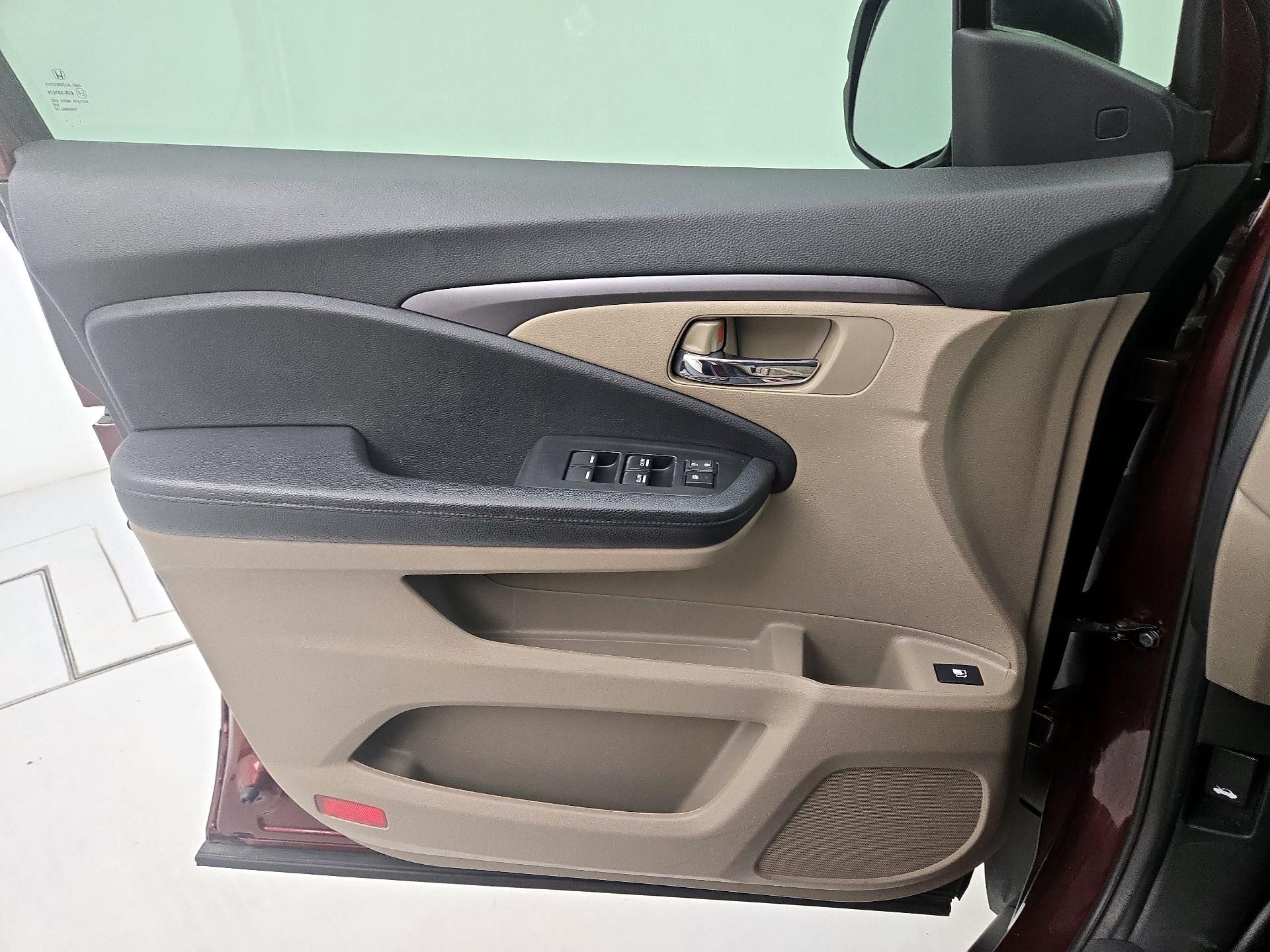 Thumbnail: 2021 Honda Pilot - 10