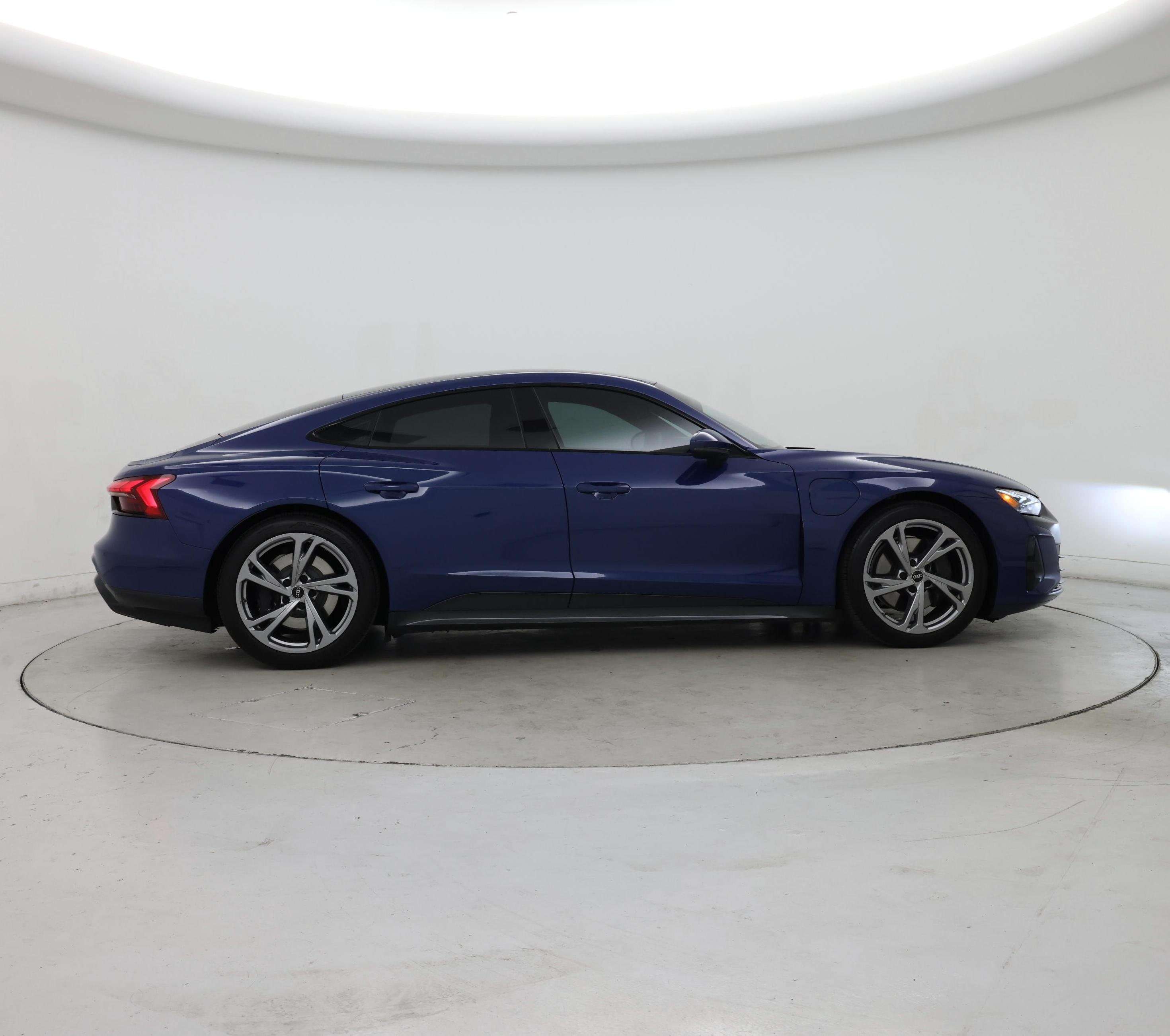Thumbnail: 2022 Audi e-tron GT - 7