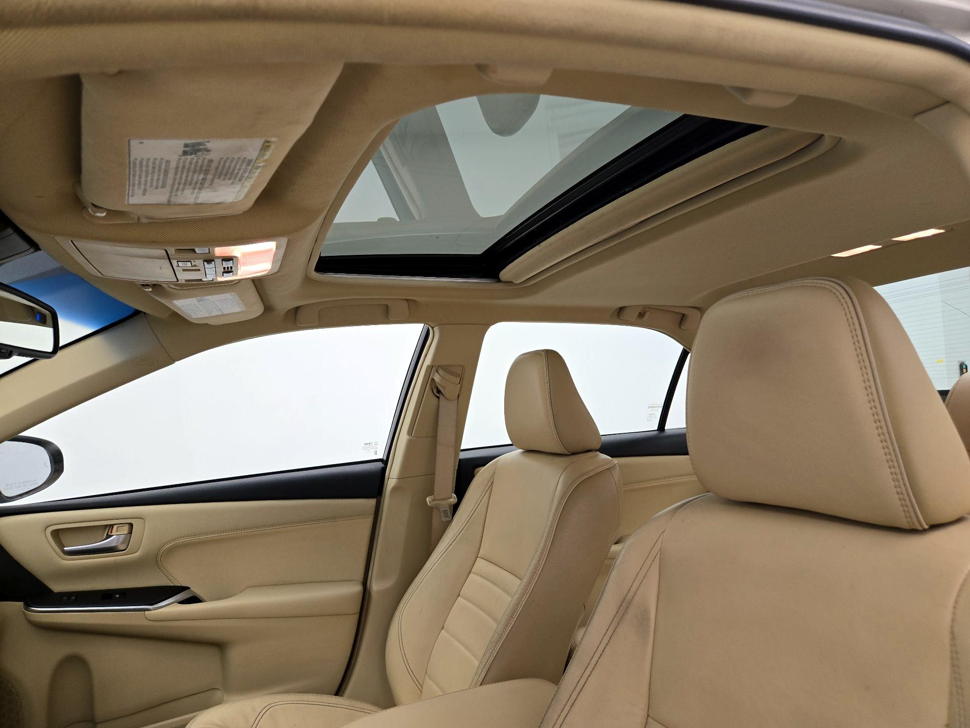 Thumbnail: 2017 Toyota Camry - 20