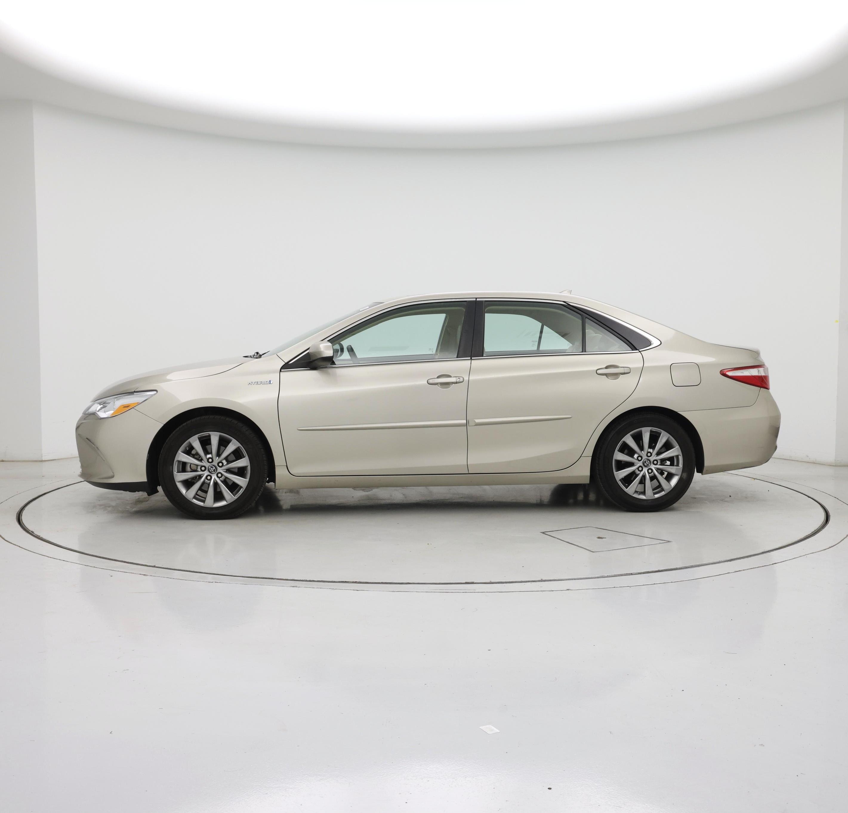 Thumbnail: 2017 Toyota Camry - 3