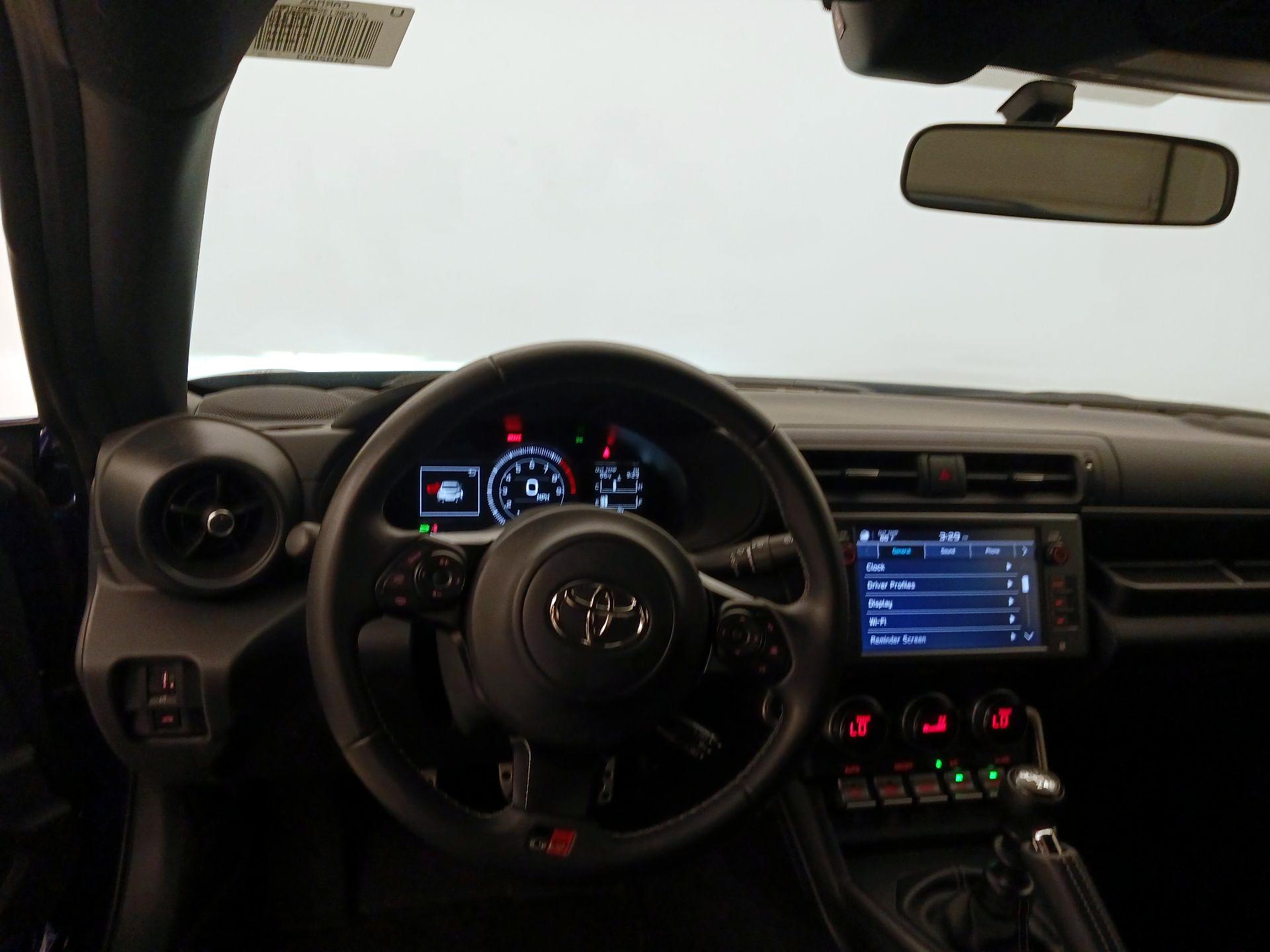 Thumbnail: 2025 Toyota GR86 - 10