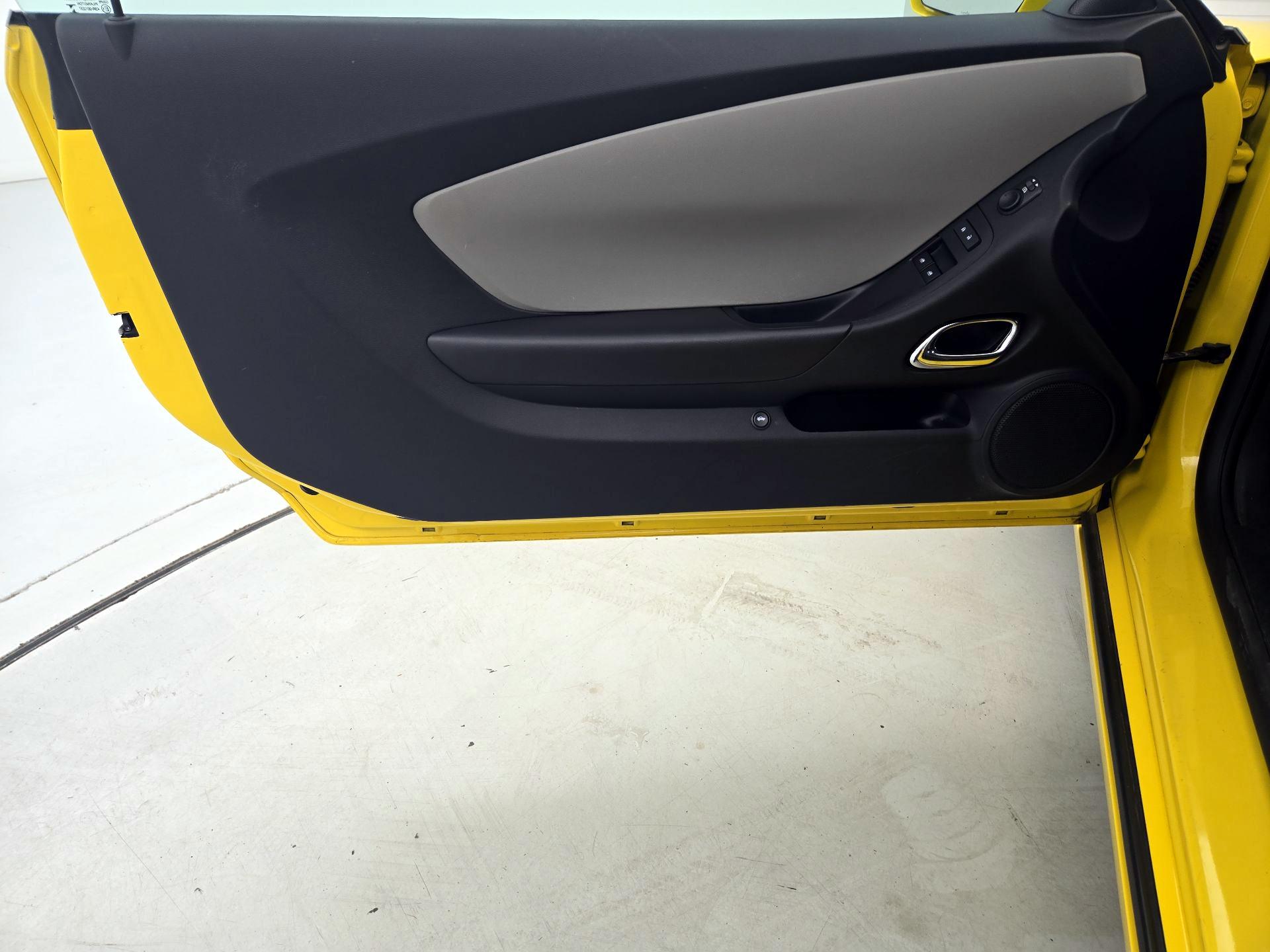 Thumbnail: 2015 Chevrolet Camaro - 10