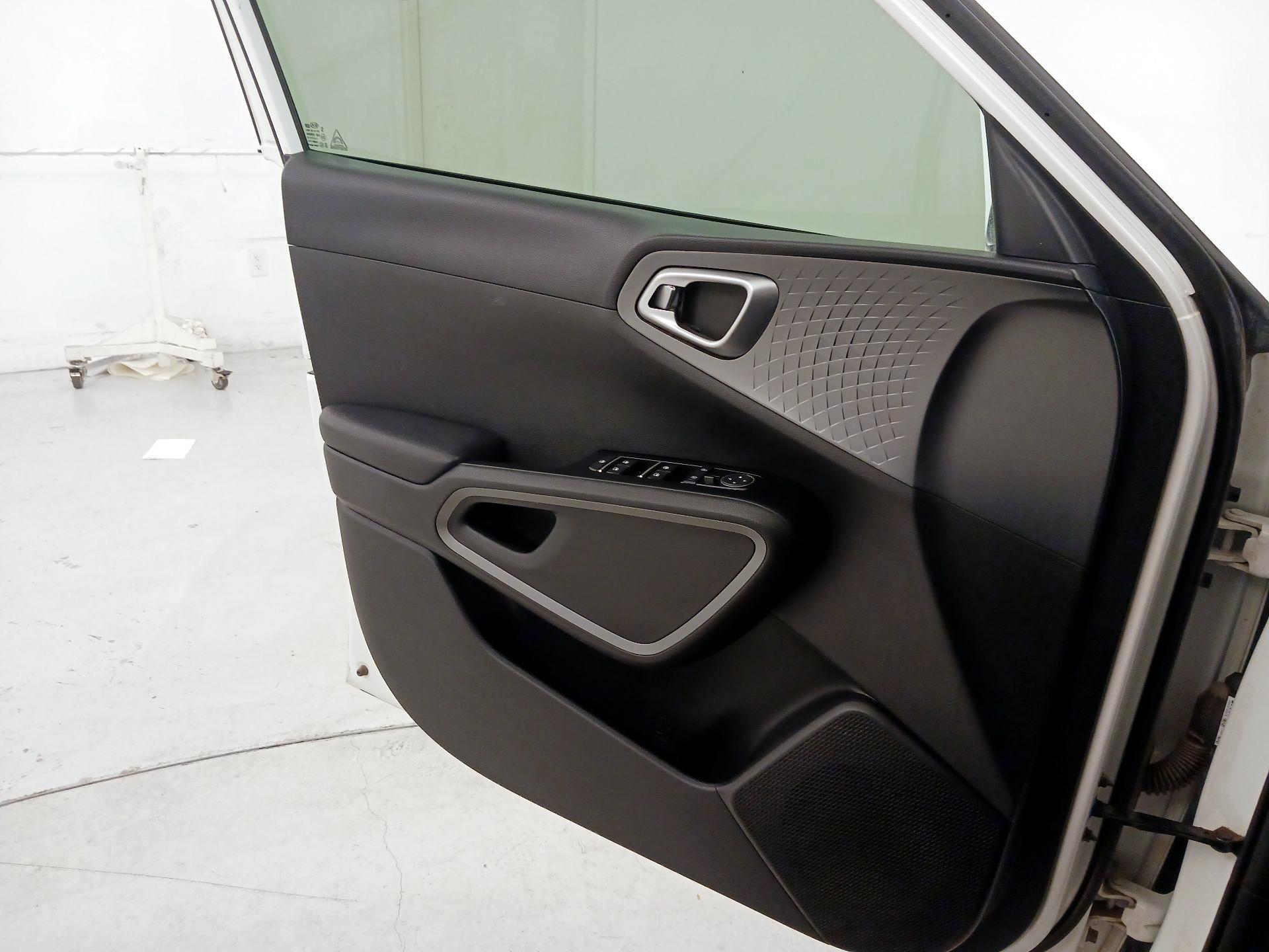 Thumbnail: 2020 Kia Soul - 12