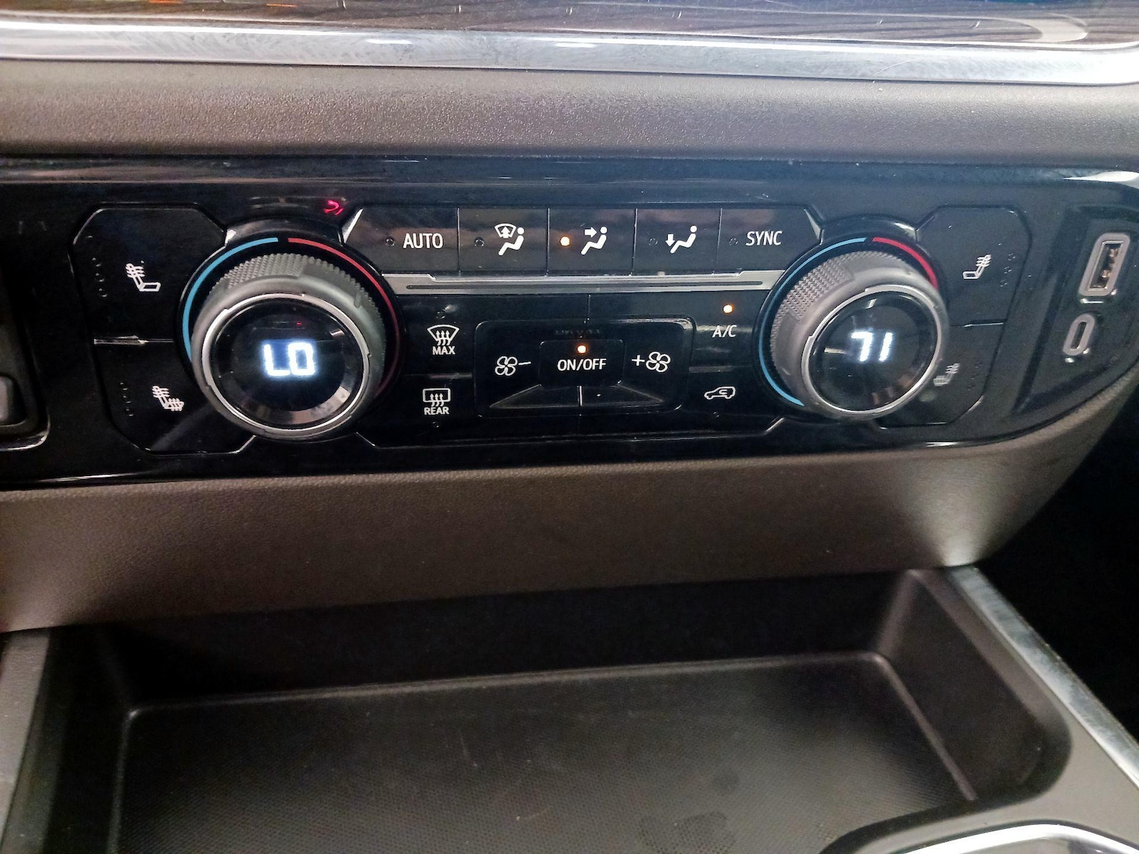 2023 Chevrolet Silverado 1500 RST - Photo 17