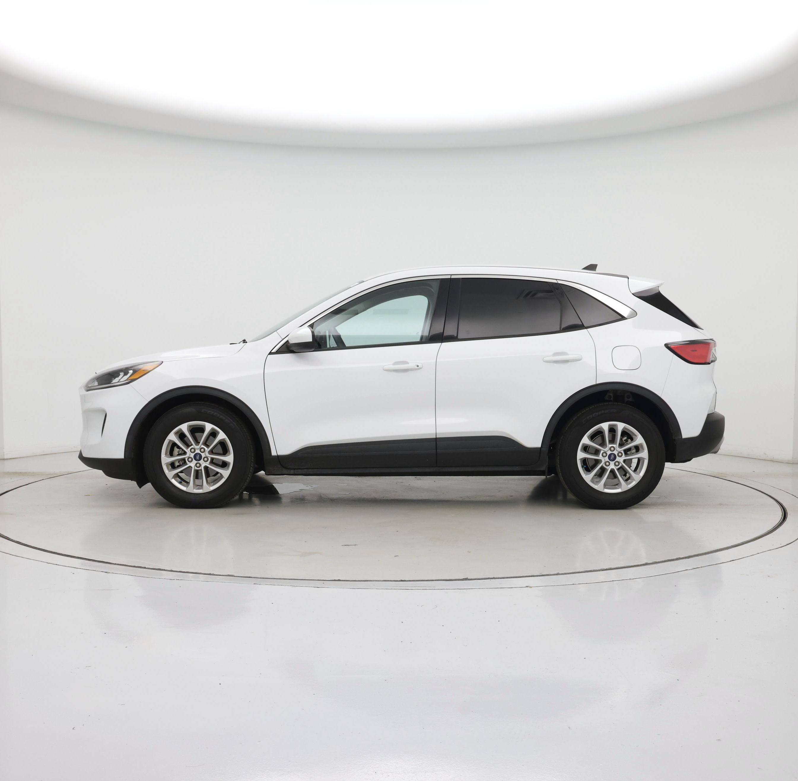 Thumbnail: 2021 Ford Escape - 3