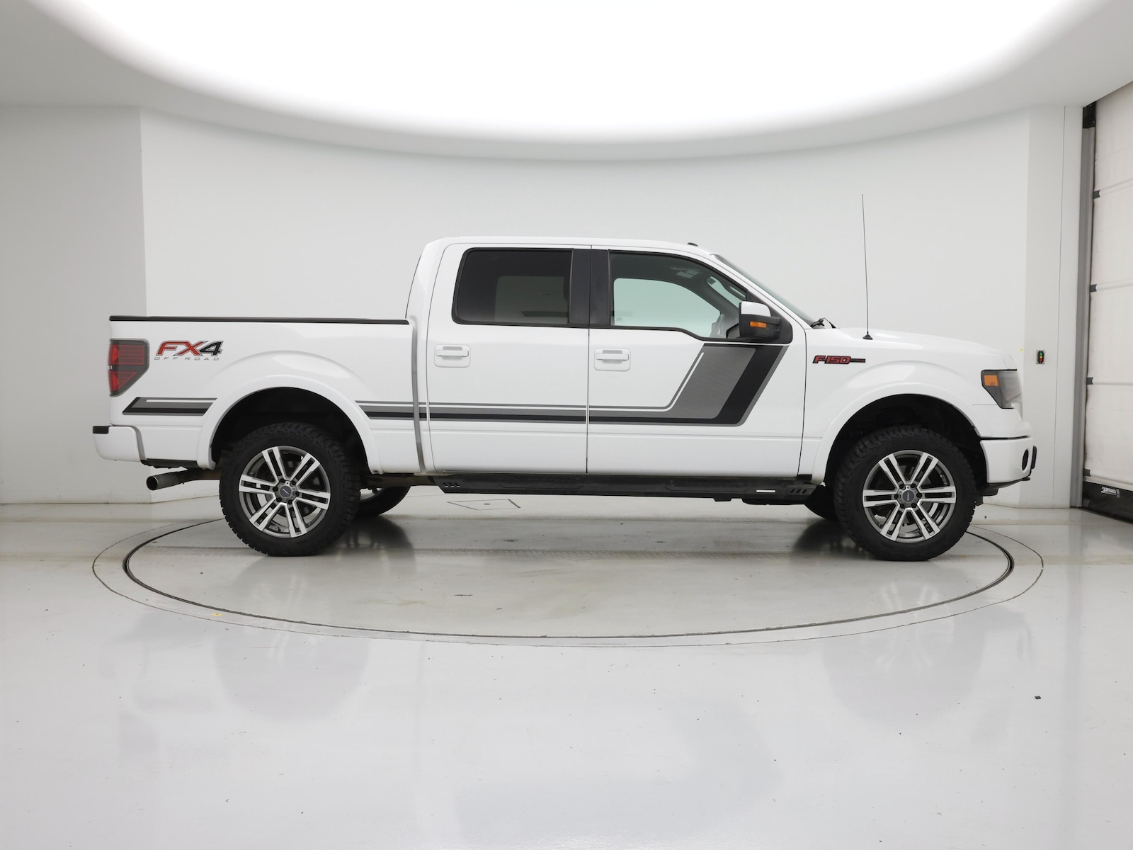 2014 Ford F-150 FX4 - Photo 8