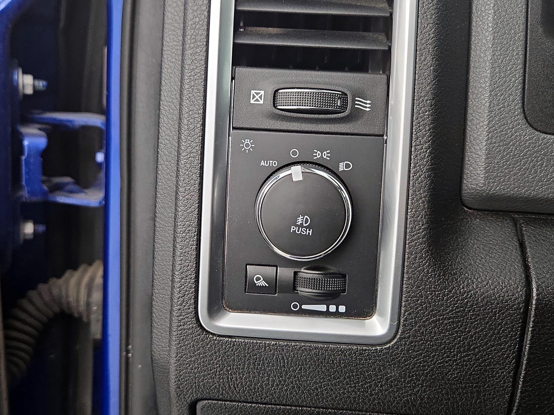 Thumbnail: 2019 RAM 1500 Classic - 13