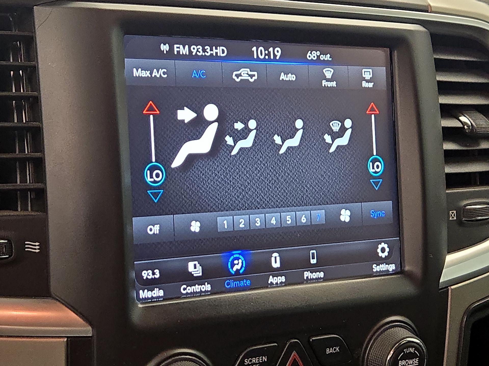 Thumbnail: 2019 RAM 1500 Classic - 16