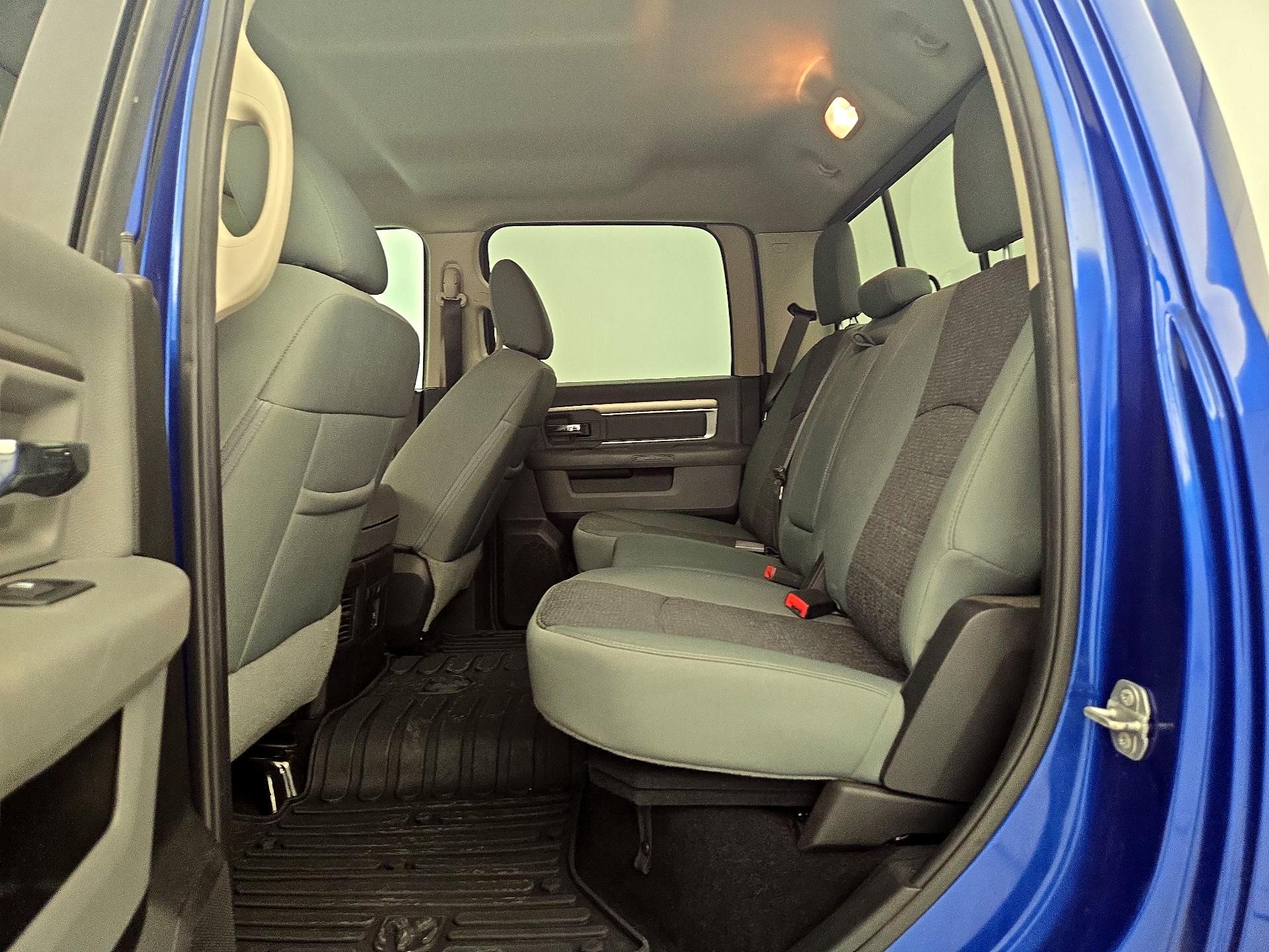 Thumbnail: 2019 RAM 1500 Classic - 19