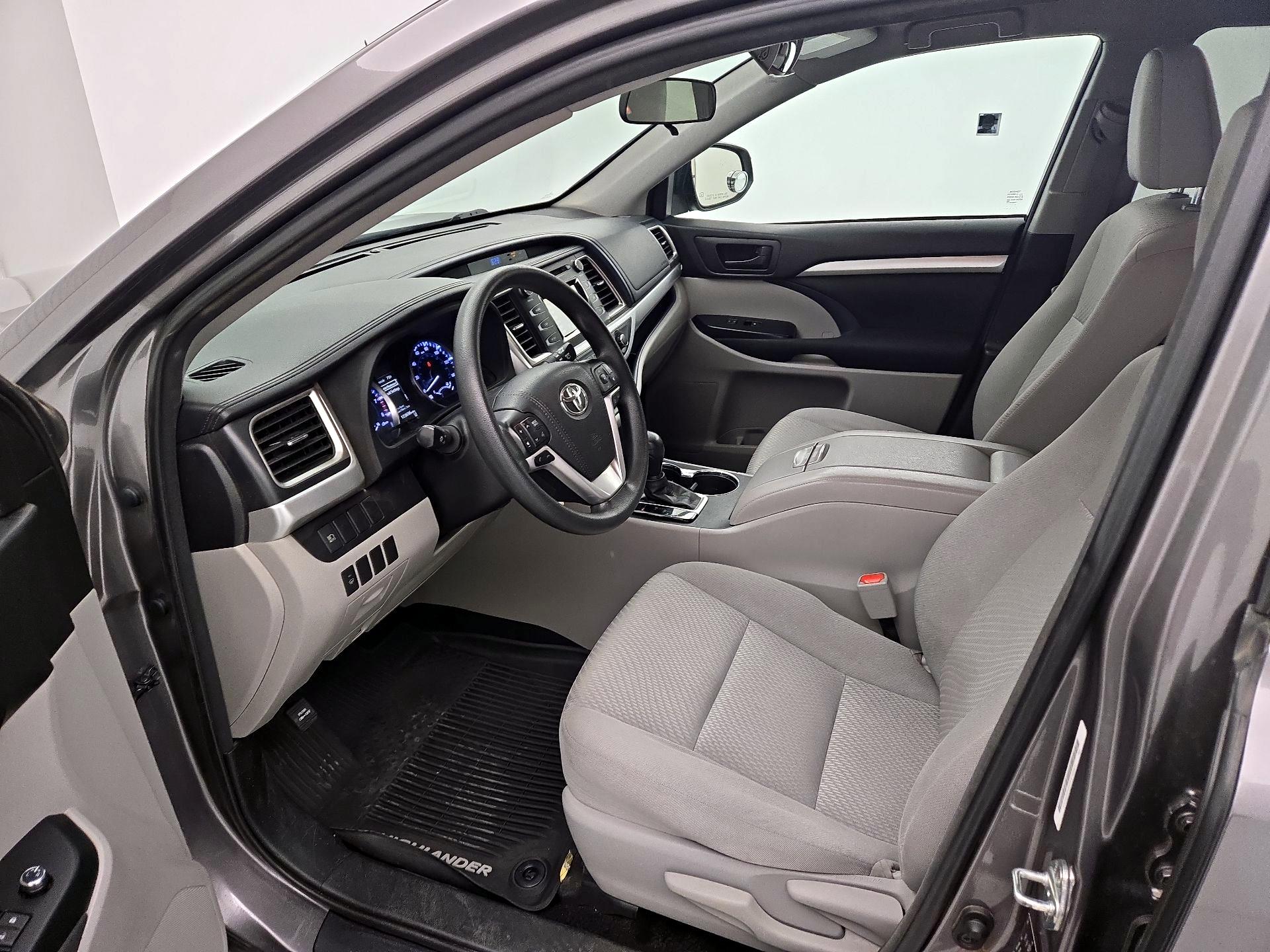 Thumbnail: 2017 Toyota Highlander - 11