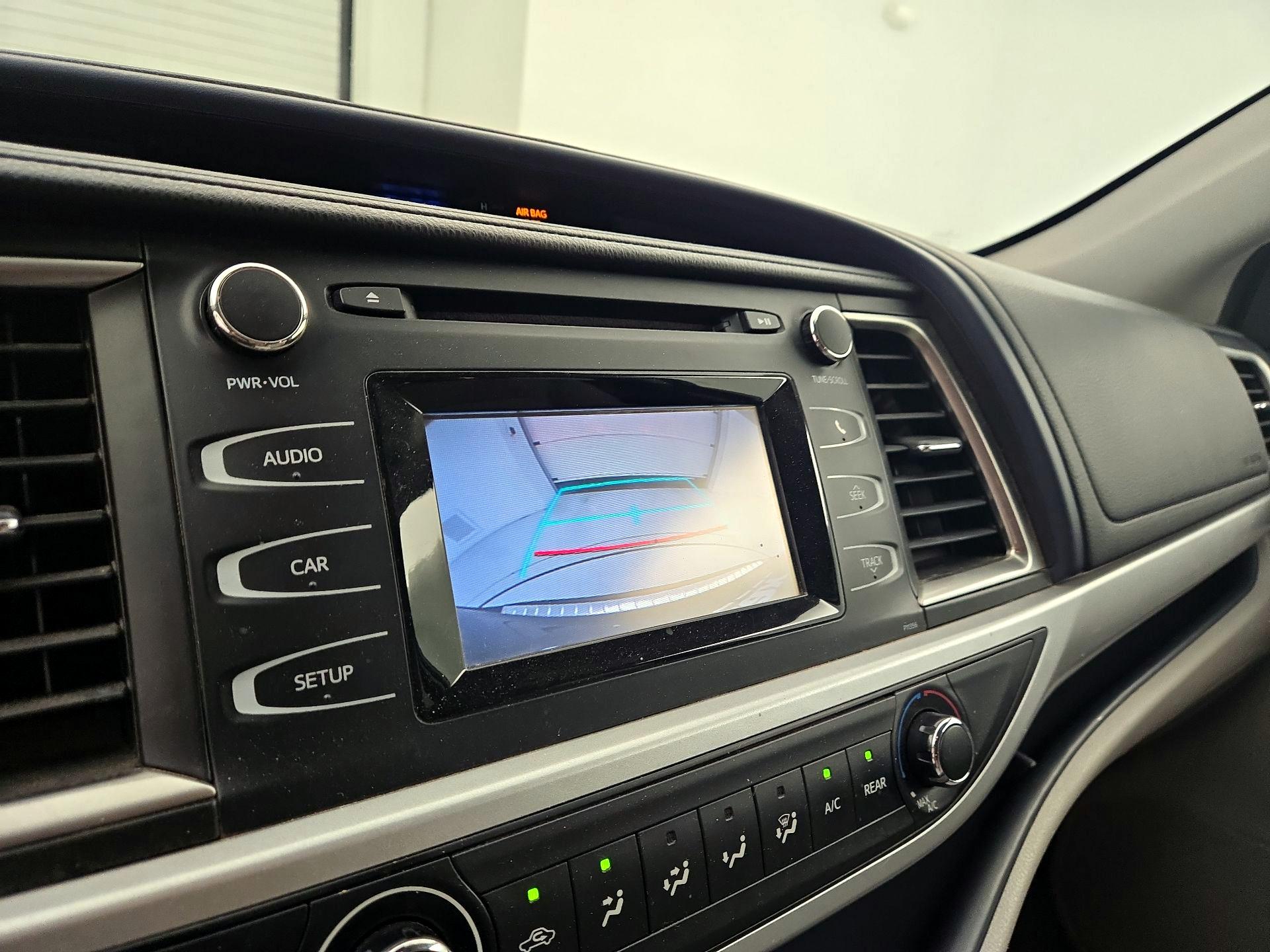 Thumbnail: 2017 Toyota Highlander - 14
