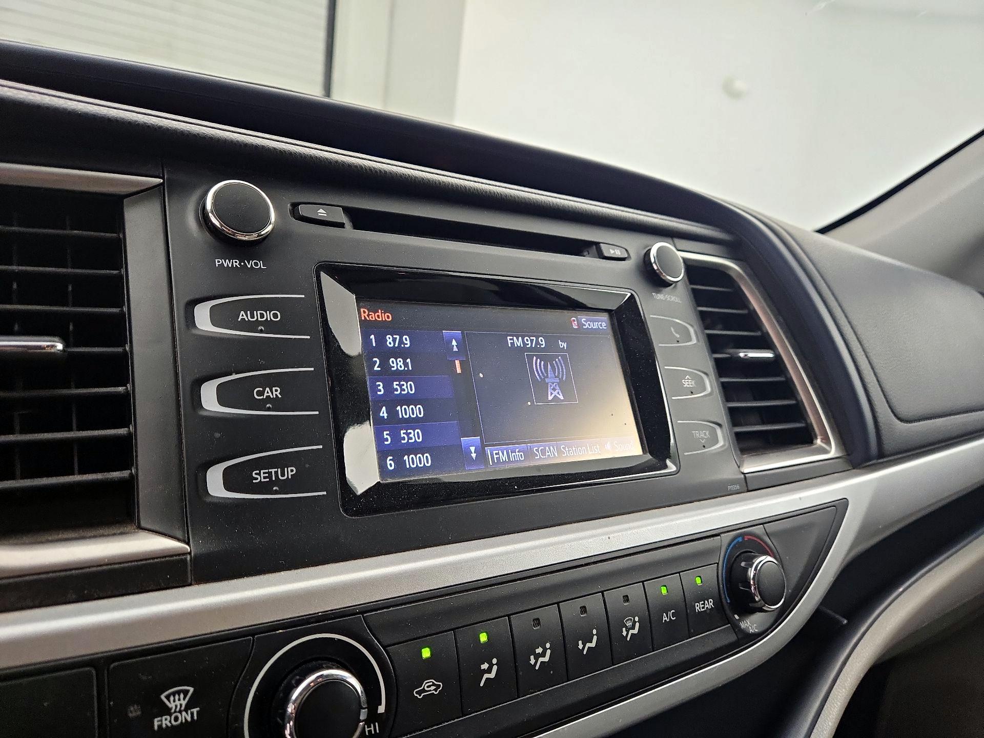 Thumbnail: 2017 Toyota Highlander - 15