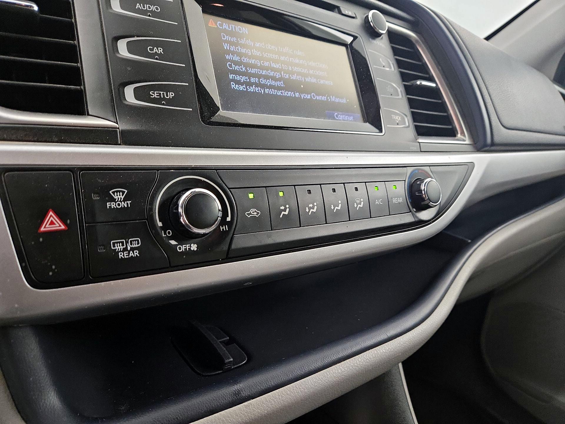 Thumbnail: 2017 Toyota Highlander - 16
