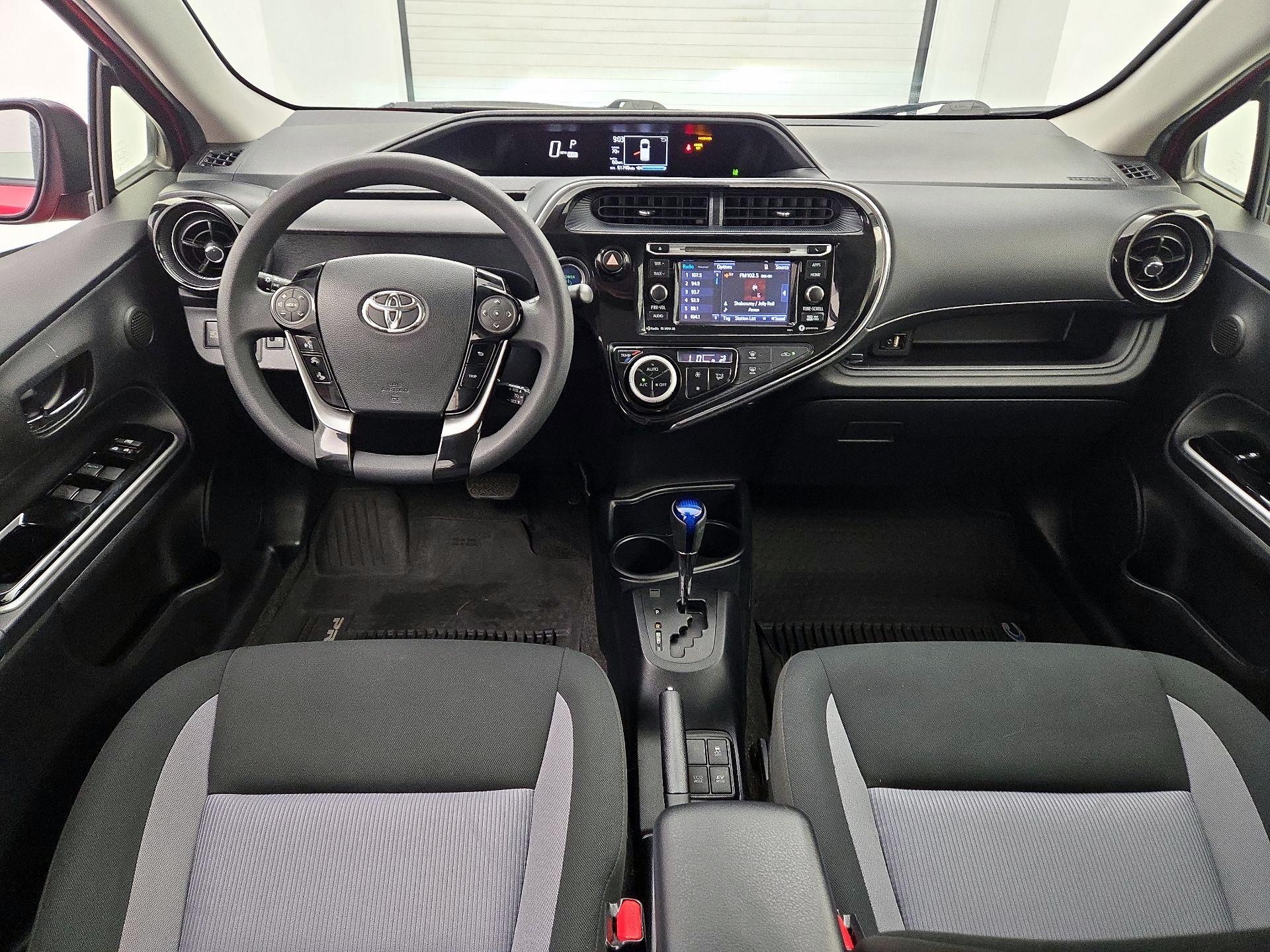 Thumbnail: 2019 Toyota Prius c - 9