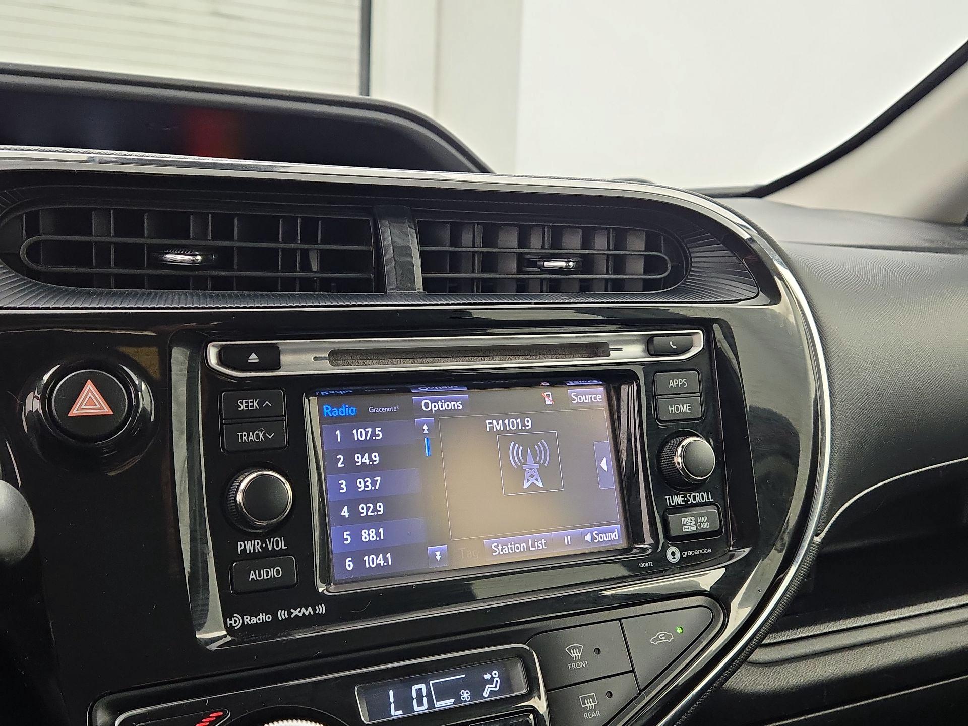 Thumbnail: 2019 Toyota Prius c - 15