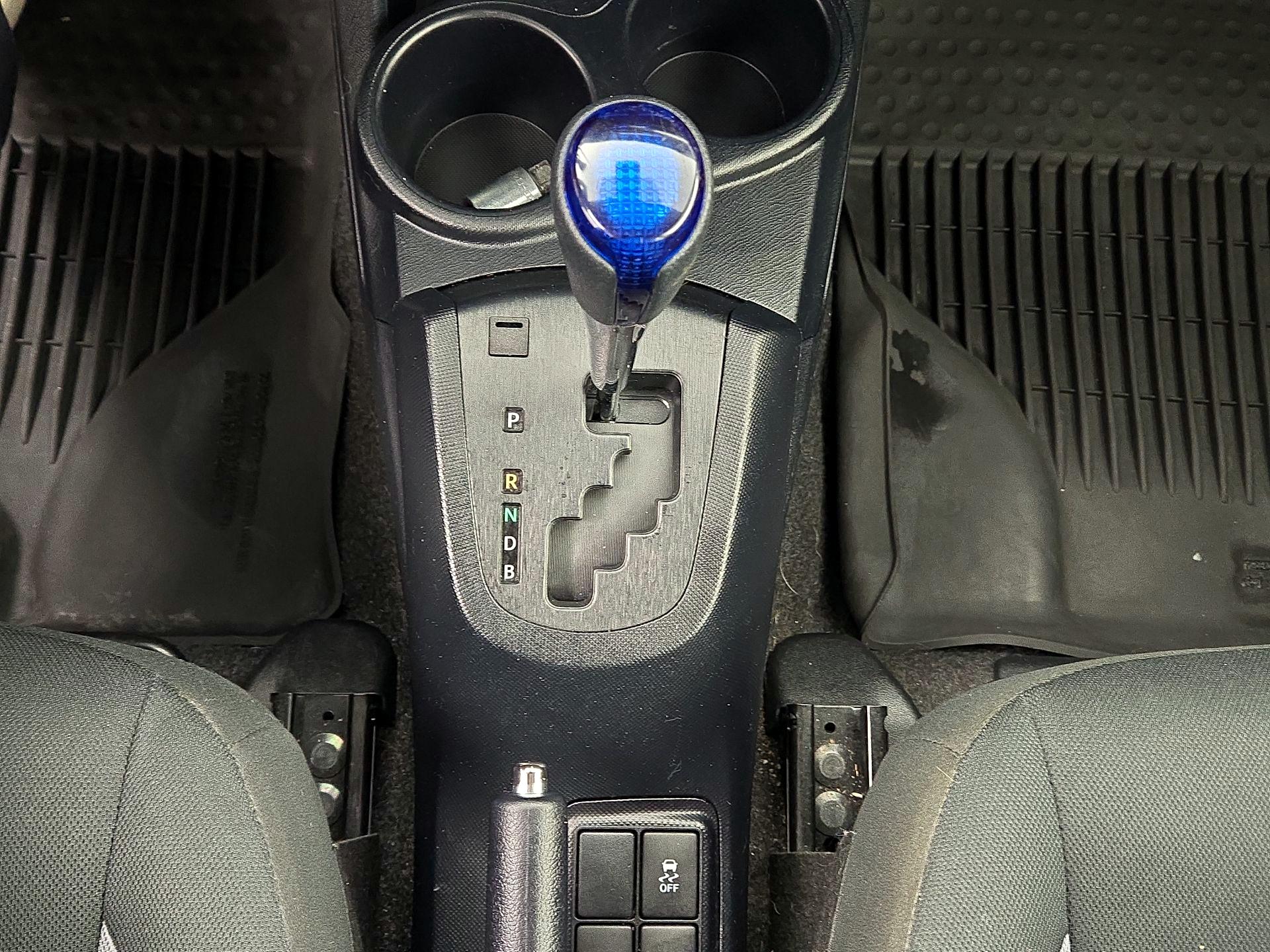 Thumbnail: 2019 Toyota Prius c - 17