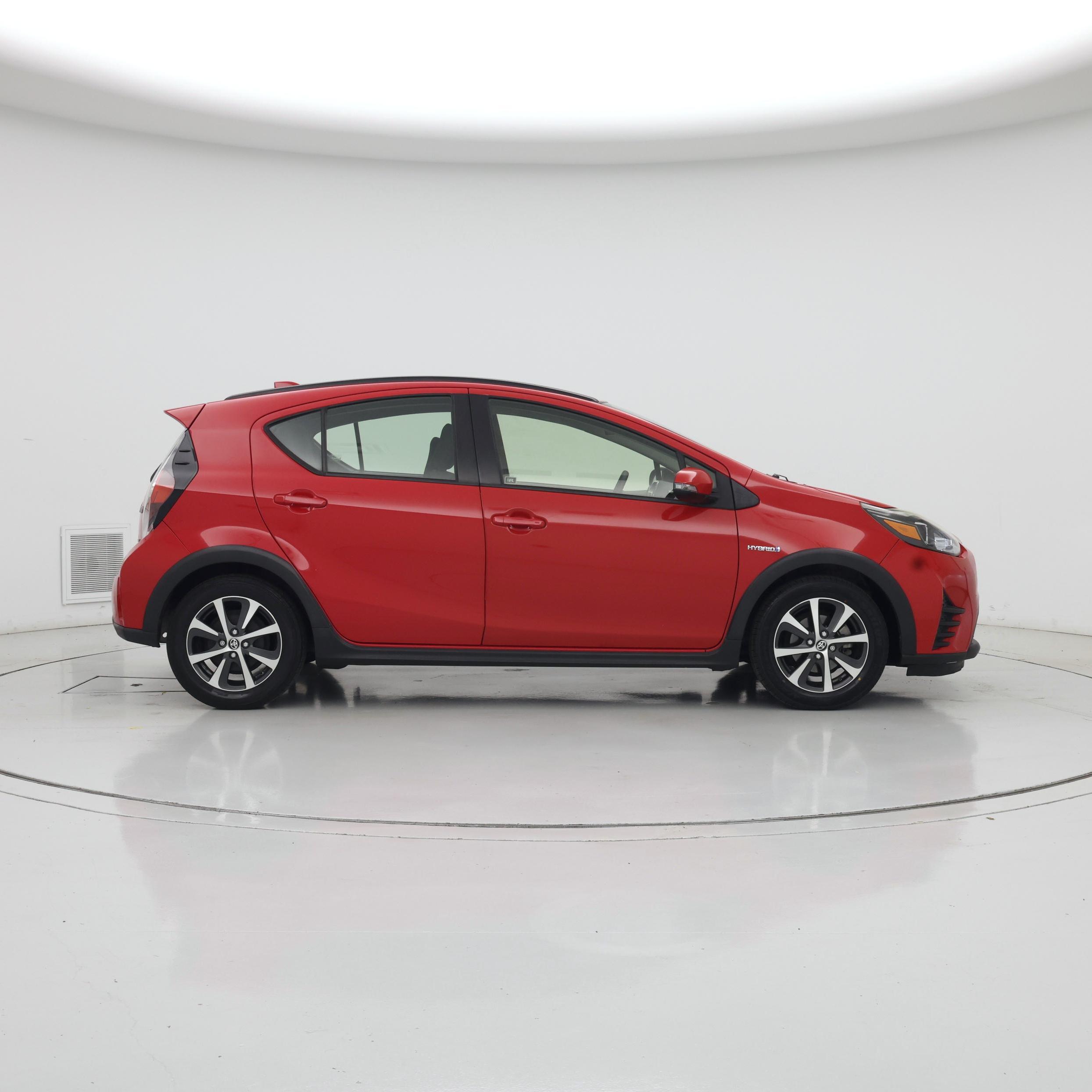 Thumbnail: 2019 Toyota Prius c - 7