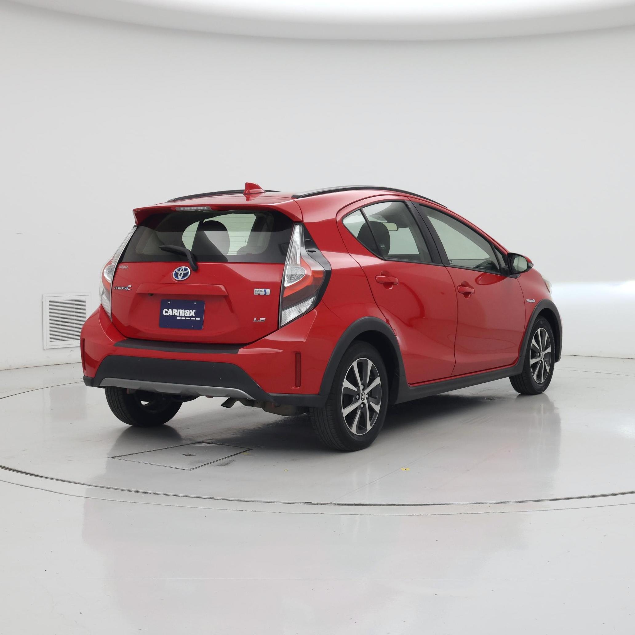 Thumbnail: 2019 Toyota Prius c - 8
