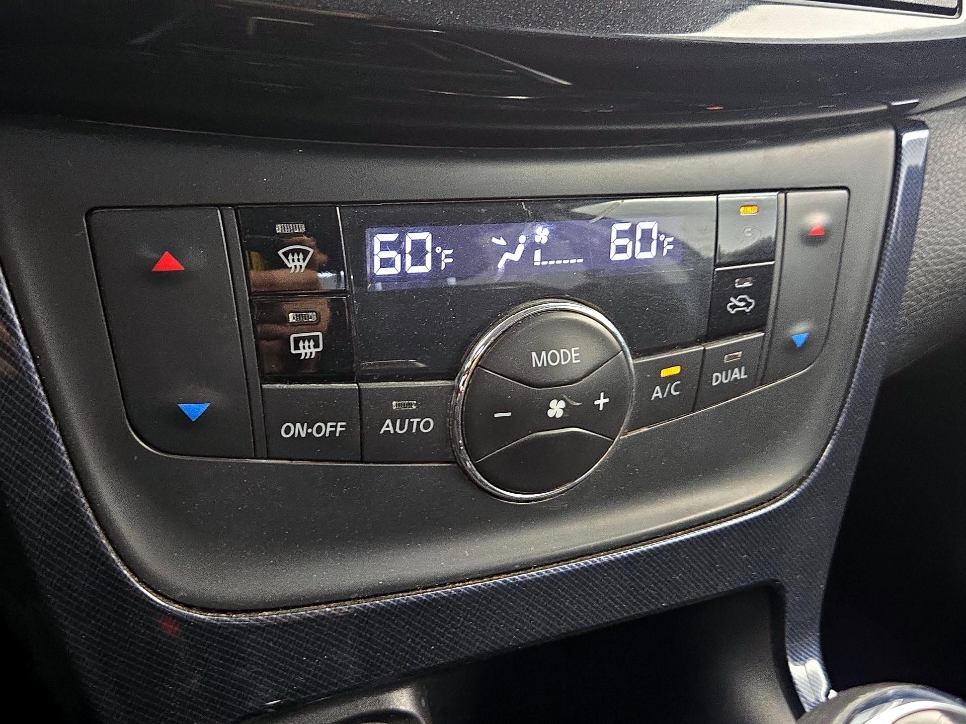 Thumbnail: 2019 Nissan Sentra - 16