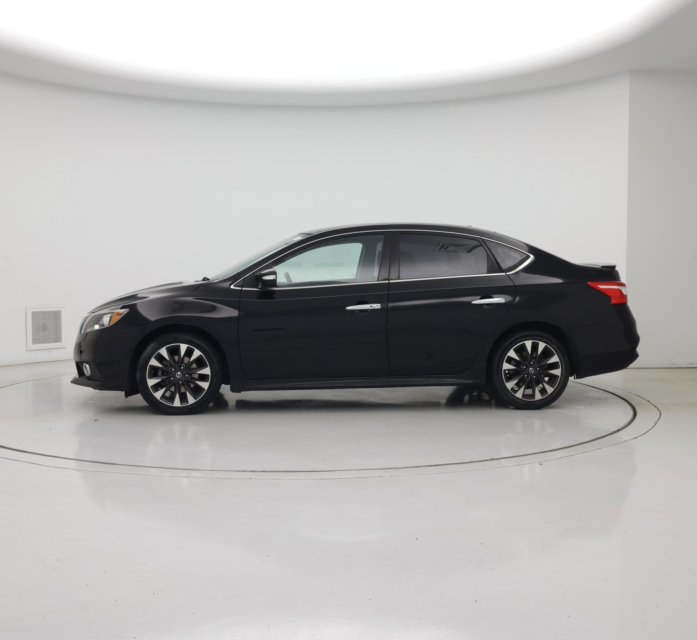 Thumbnail: 2019 Nissan Sentra - 3