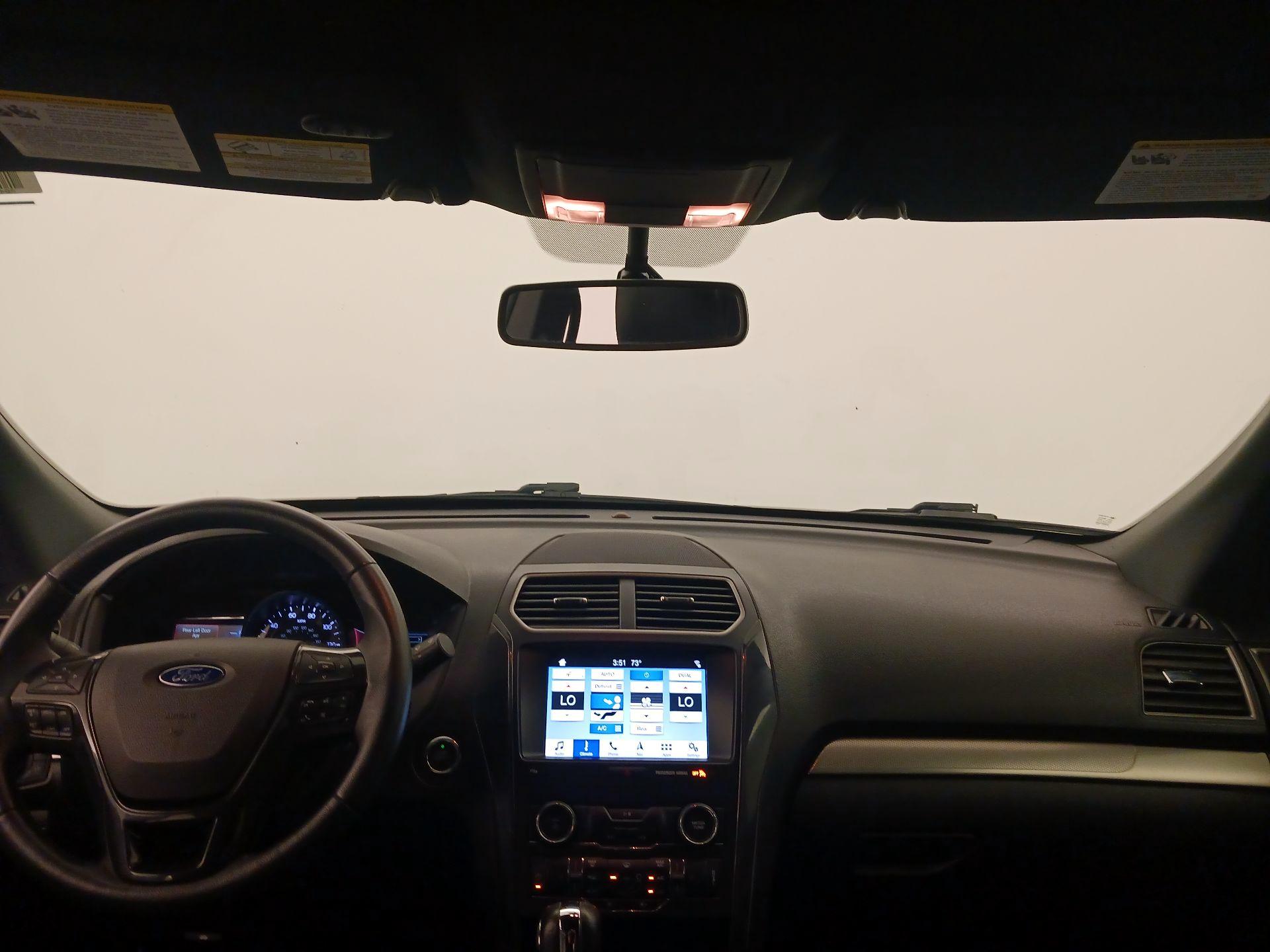 Thumbnail: 2019 Ford Explorer - 9