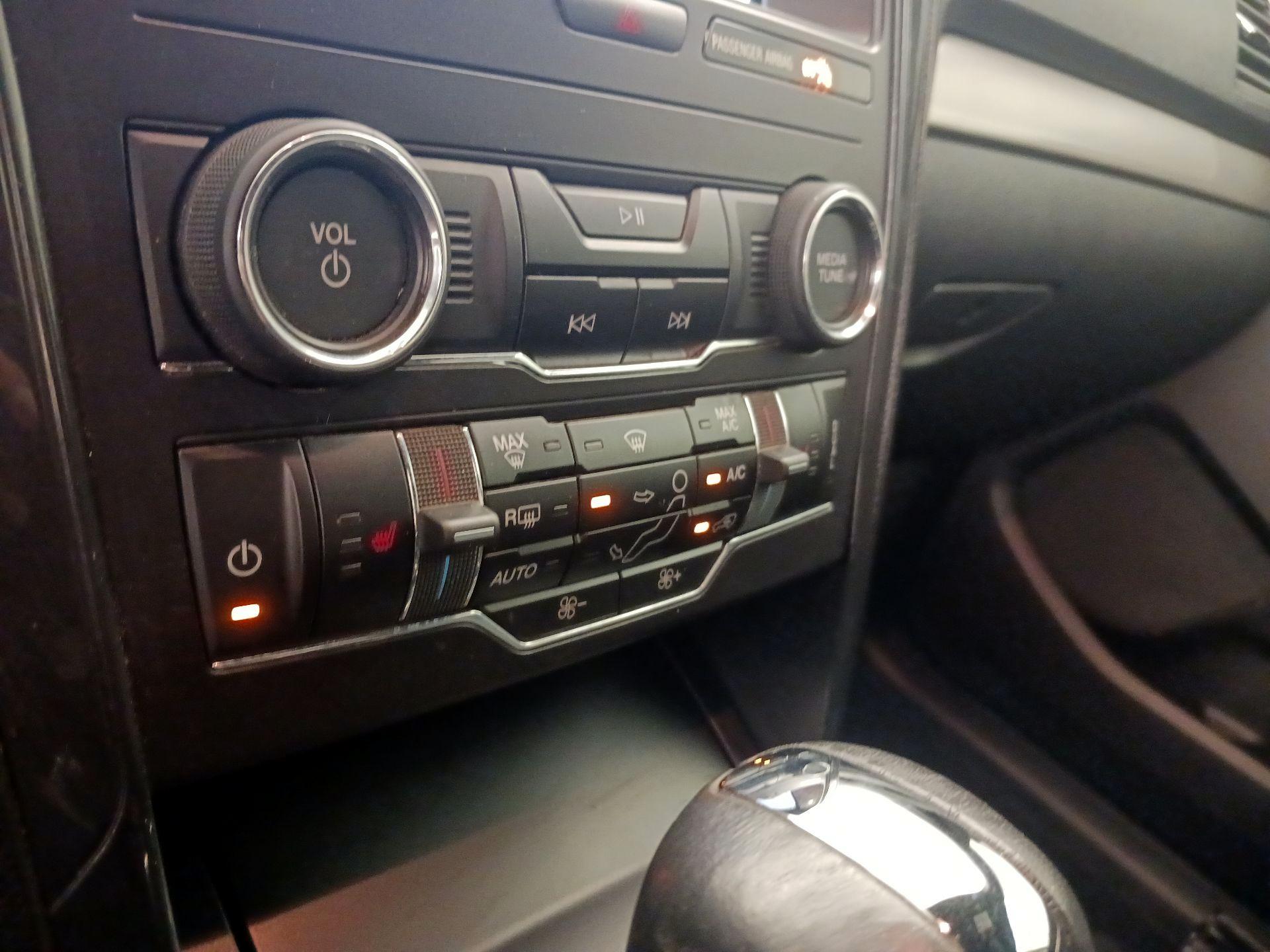 Thumbnail: 2019 Ford Explorer - 17