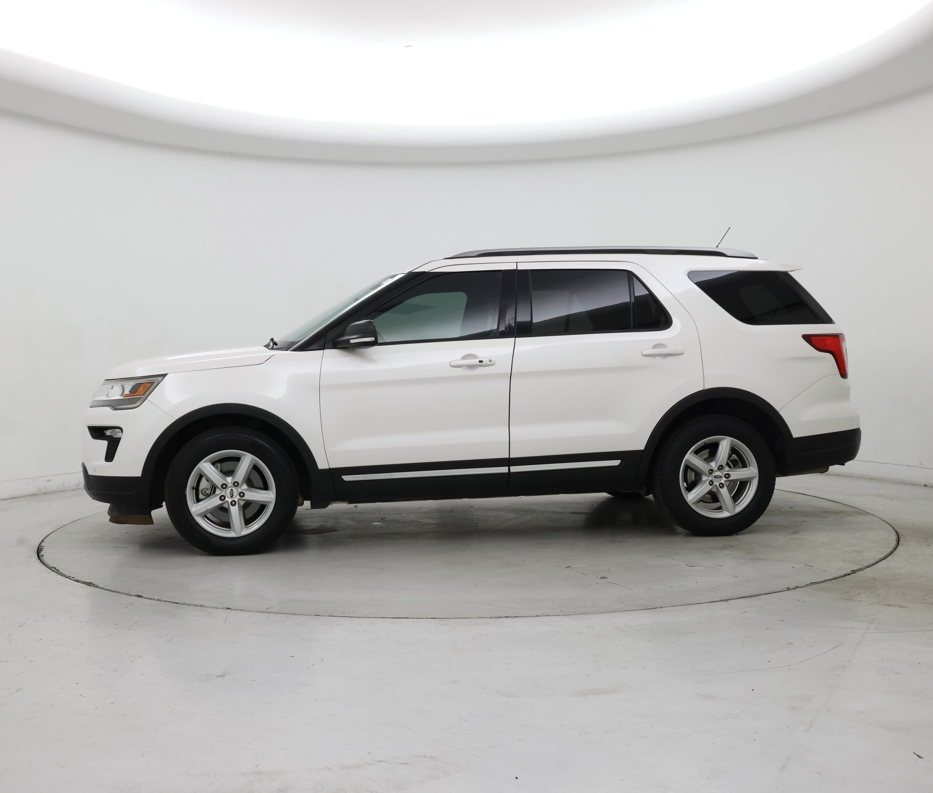 Thumbnail: 2019 Ford Explorer - 3