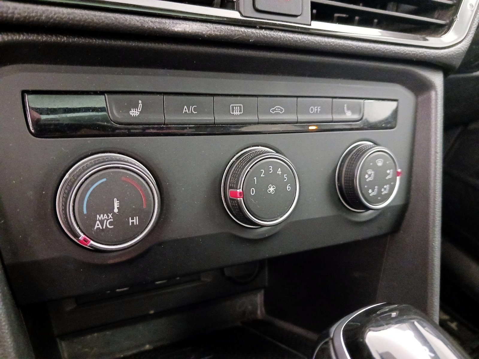 2022 Volkswagen Taos SE - Photo 17