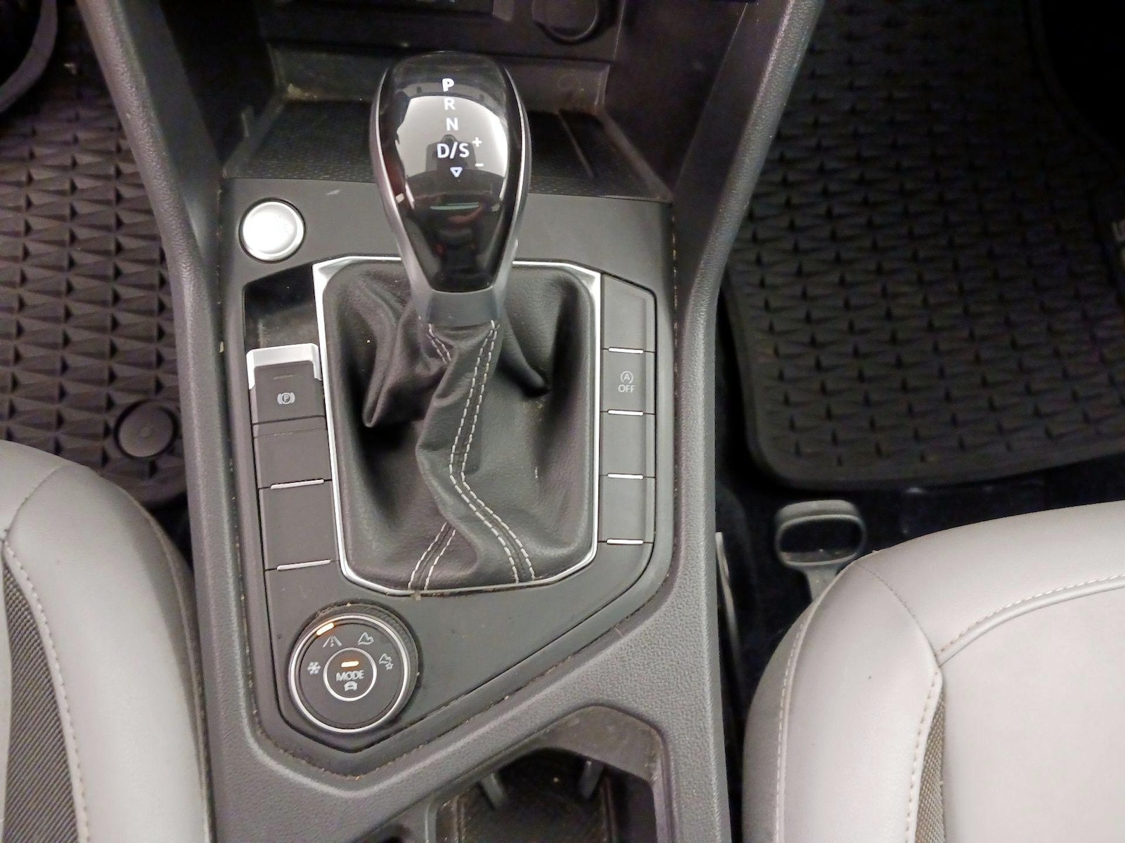 2022 Volkswagen Taos SE - Photo 18