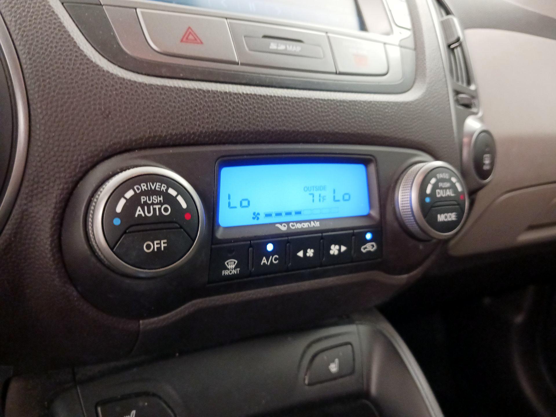 Thumbnail: 2014 Hyundai Tucson - 17
