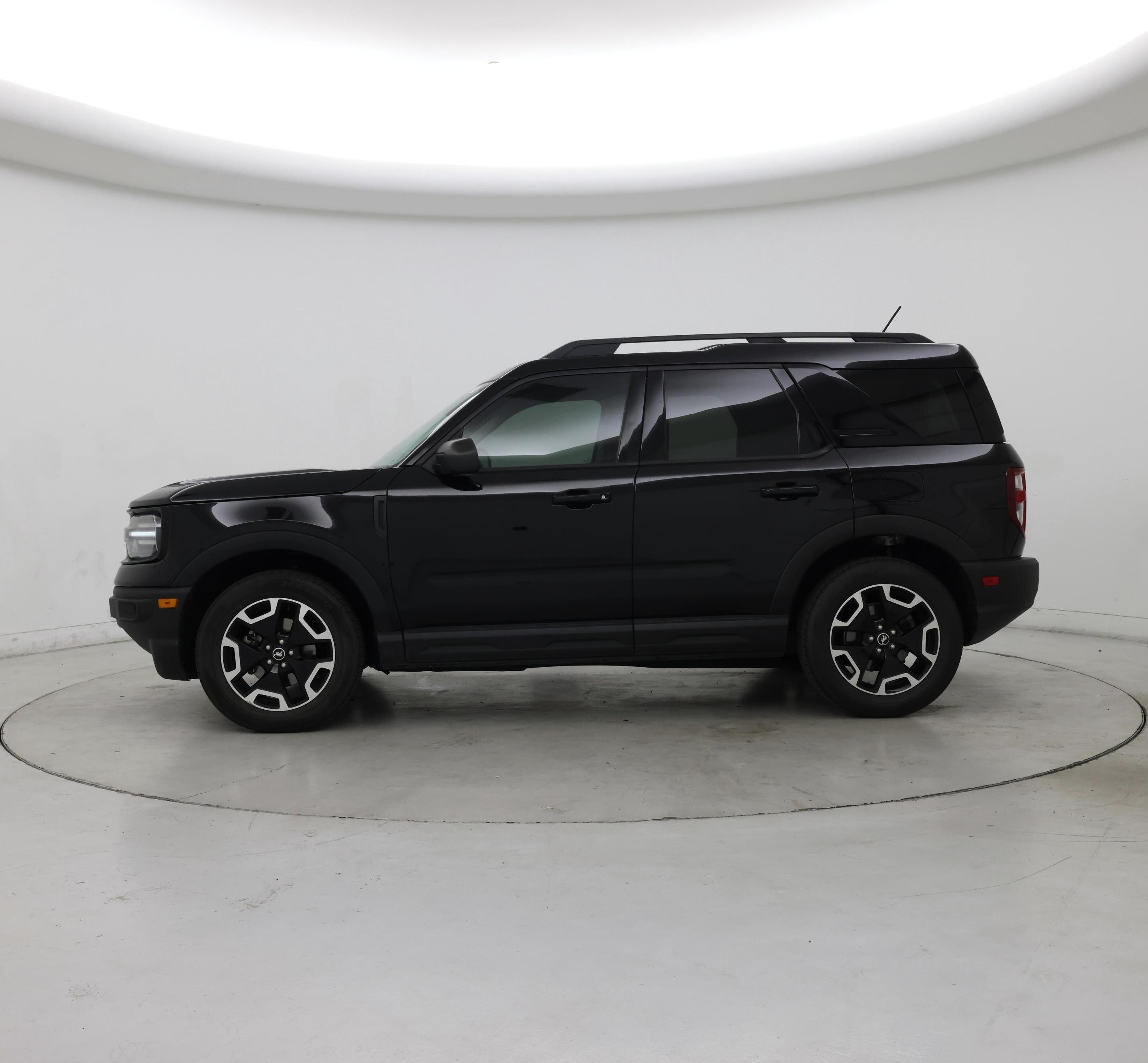 Thumbnail: 2021 Ford Bronco Sport - 3