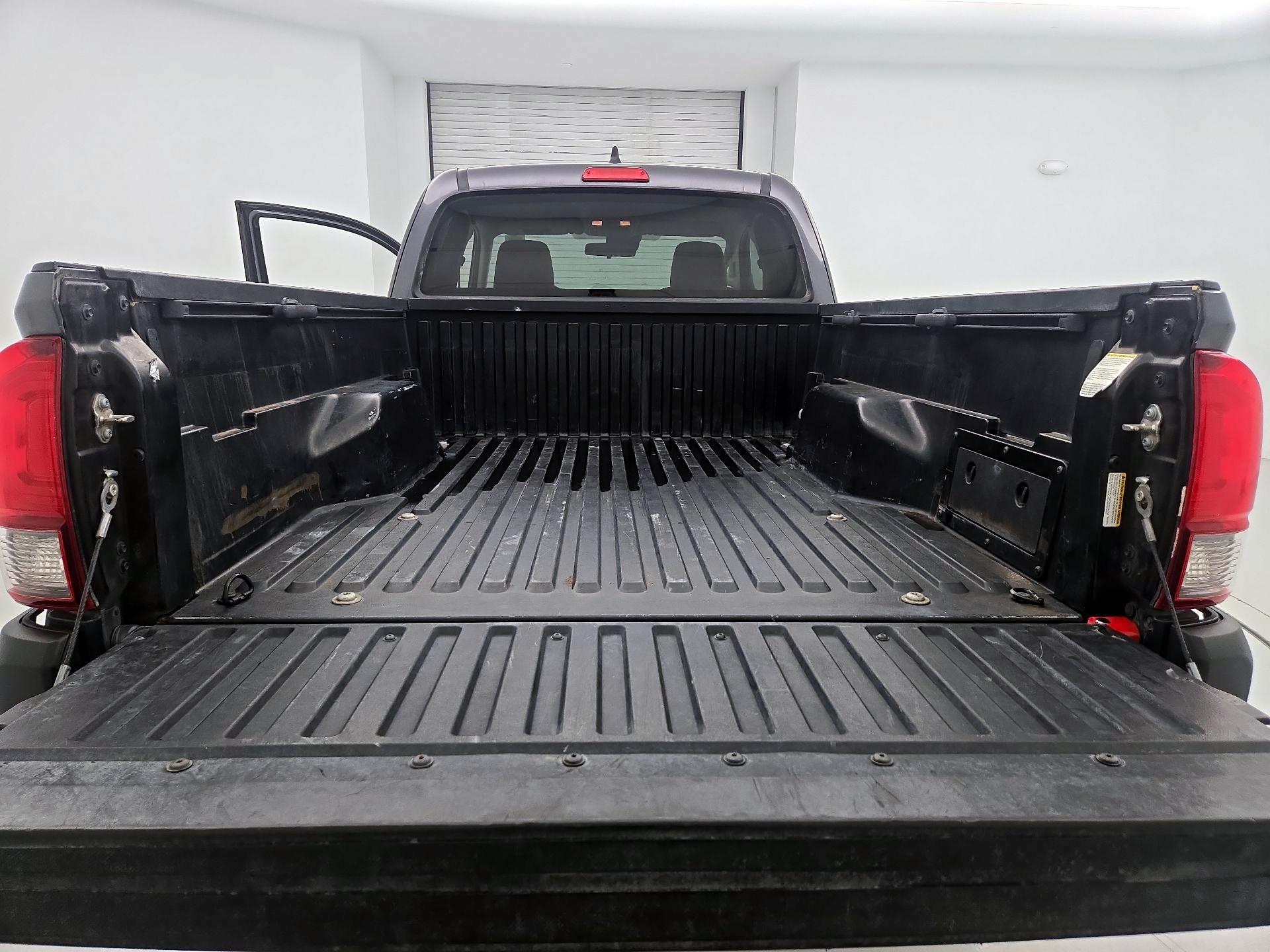 Thumbnail: 2020 Toyota Tacoma - 20