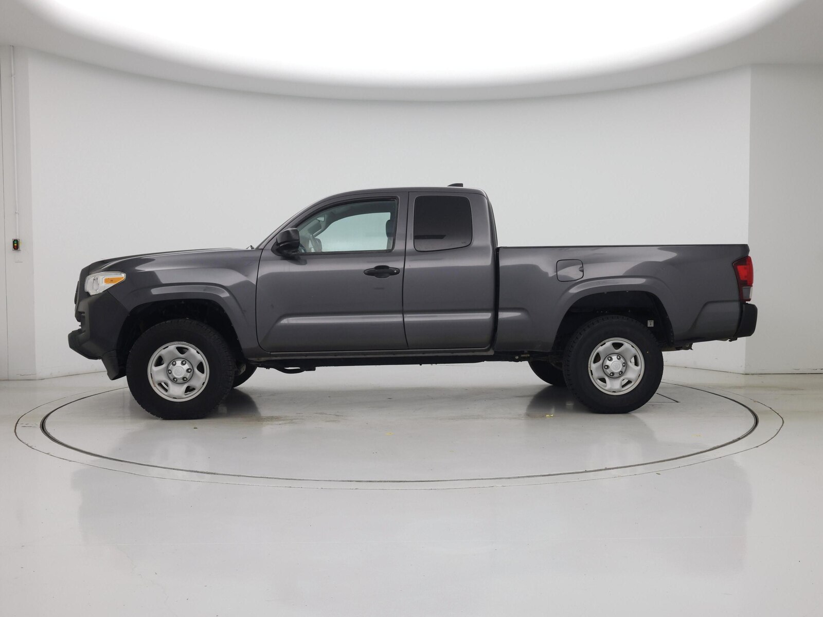 2020 Toyota Tacoma SR - Photo 4
