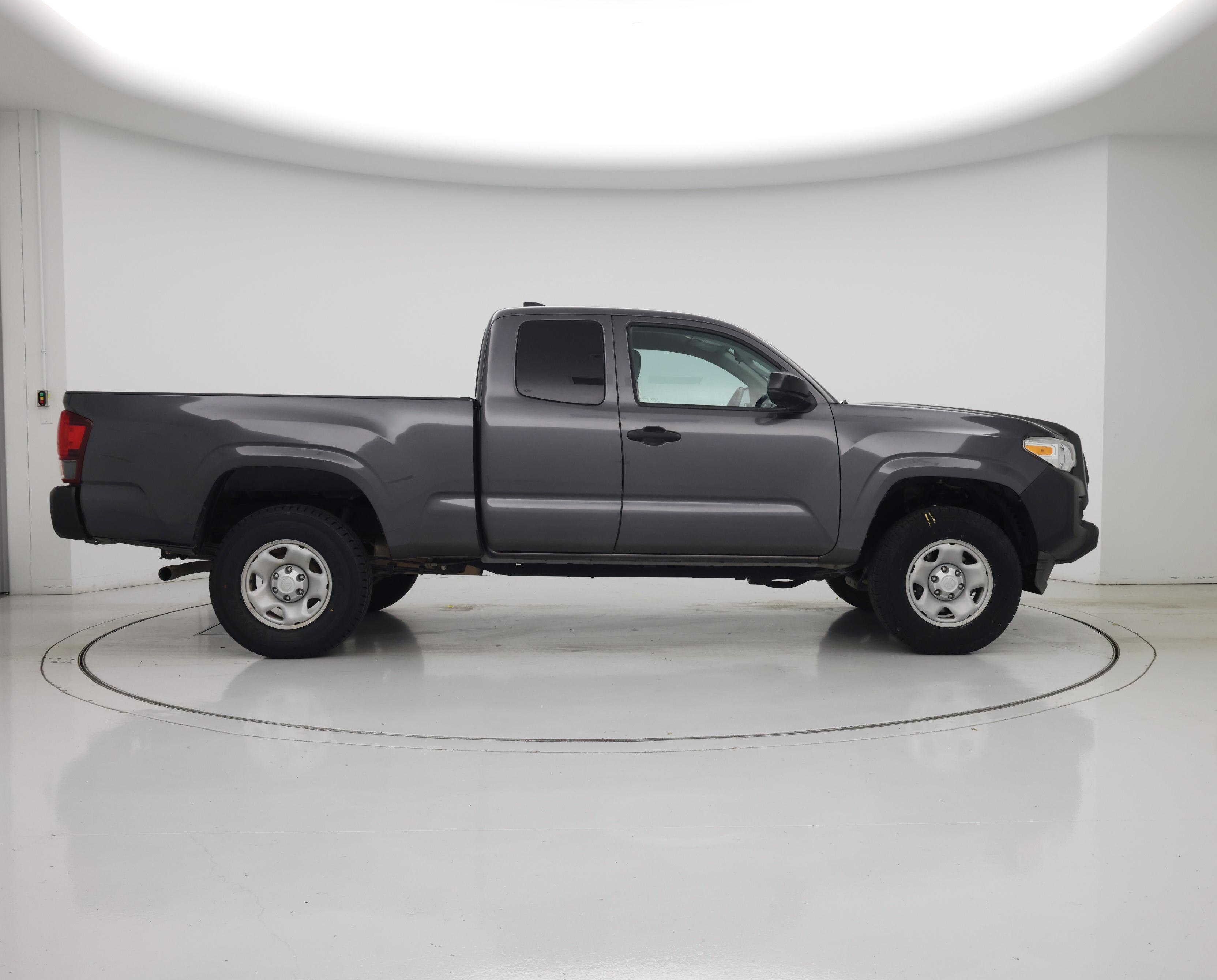 Thumbnail: 2020 Toyota Tacoma - 7