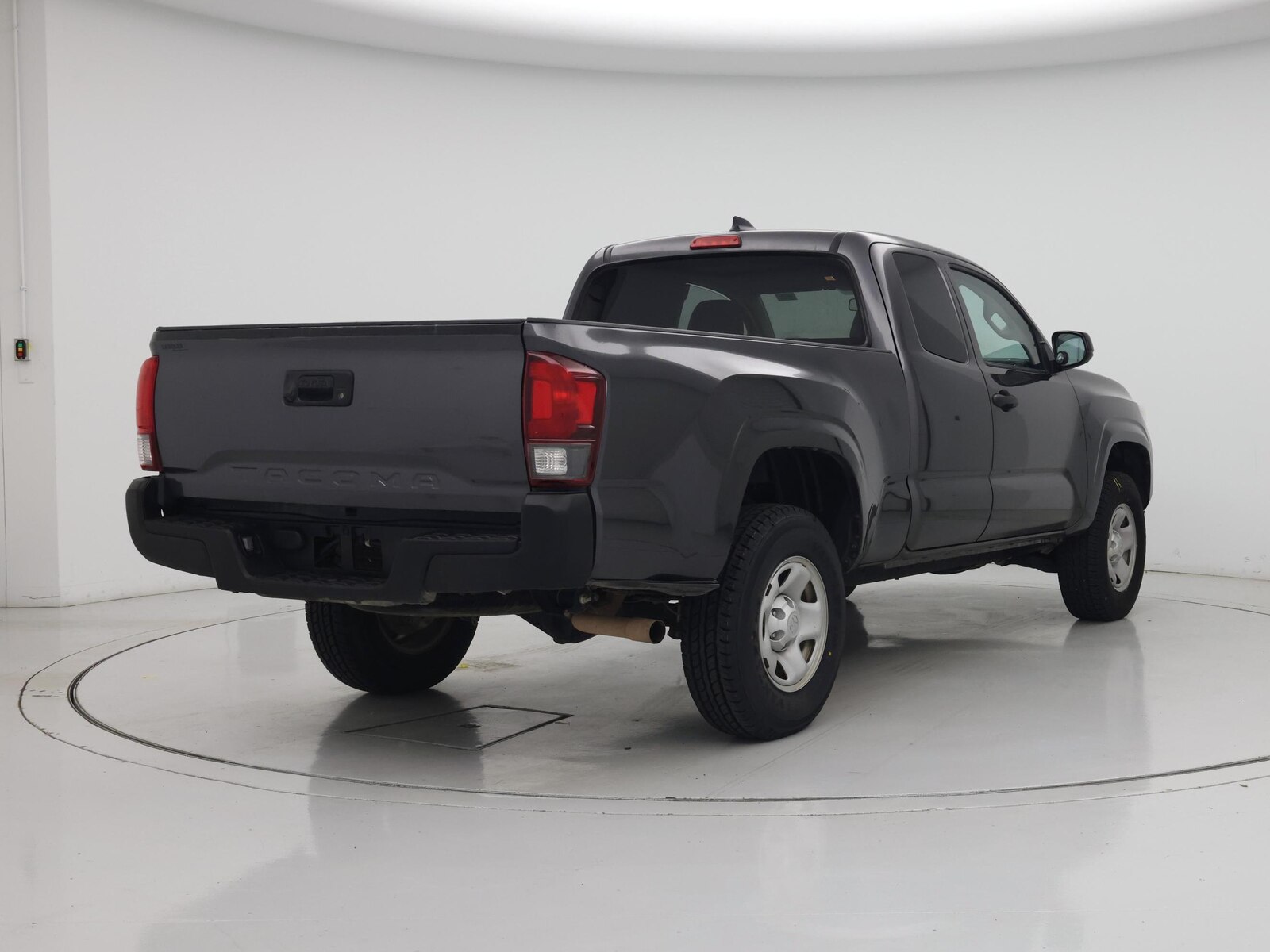 2020 Toyota Tacoma SR - Photo 9