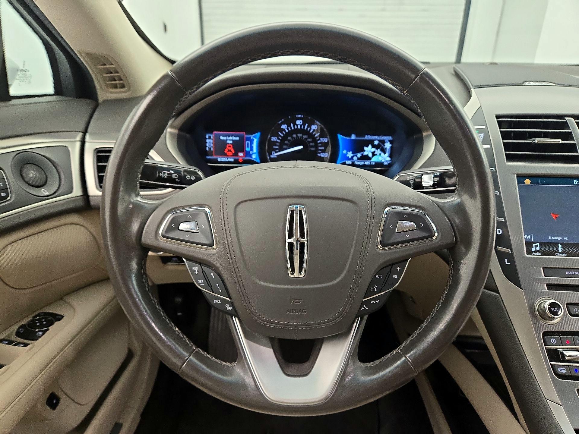 Thumbnail: 2017 Lincoln MKZ - 10