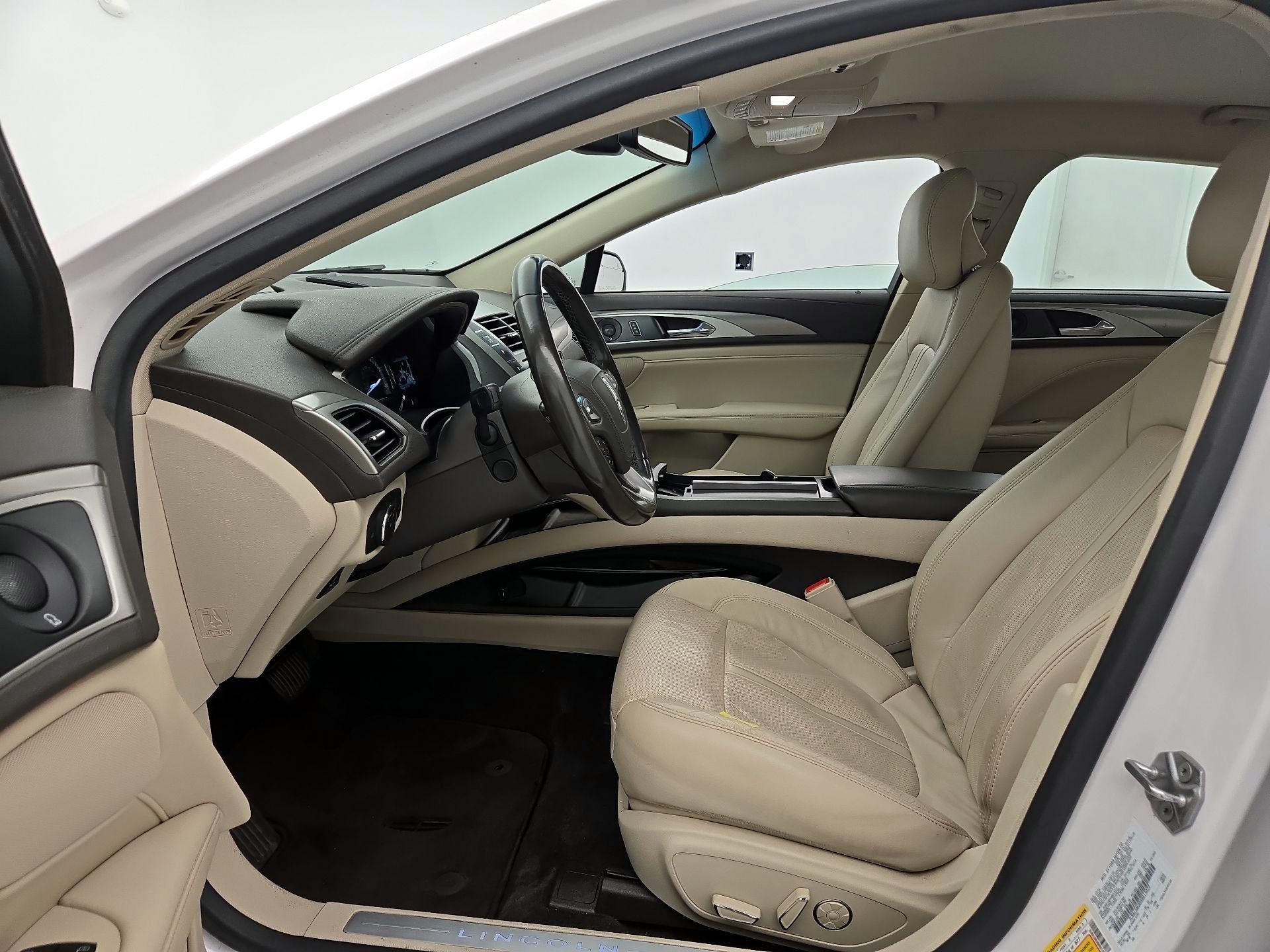 Thumbnail: 2017 Lincoln MKZ - 11