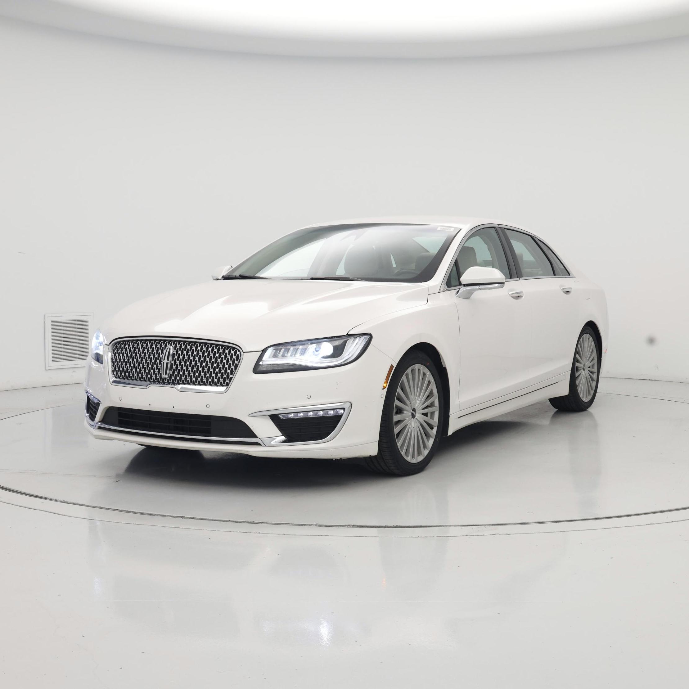 Thumbnail: 2017 Lincoln MKZ - 4