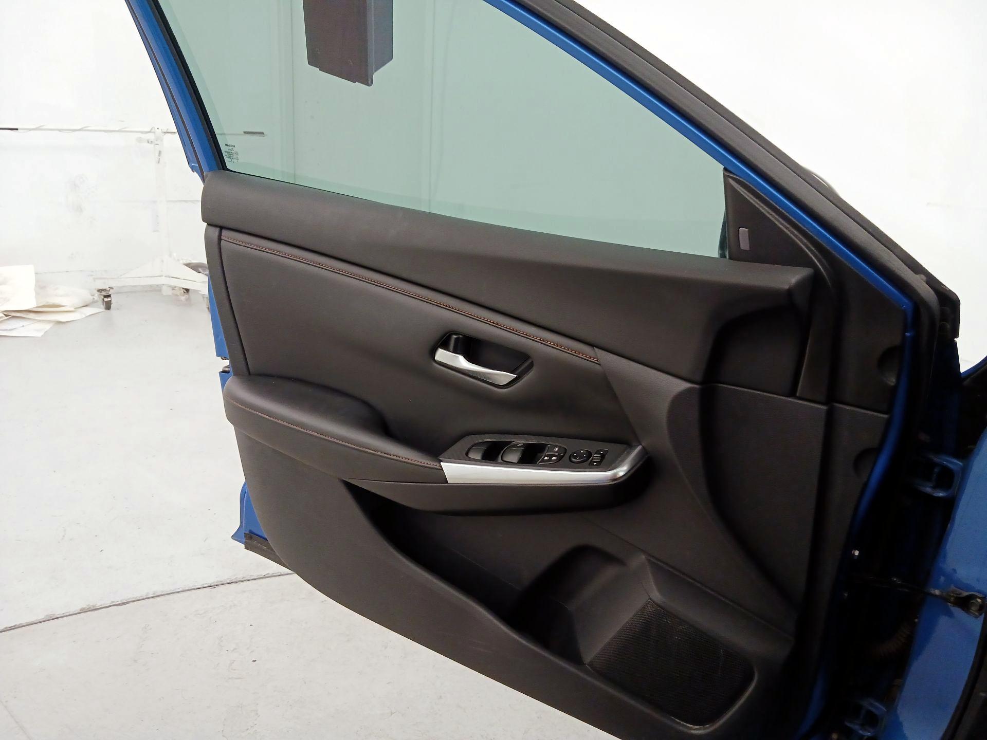 Thumbnail: 2020 Nissan Sentra - 12