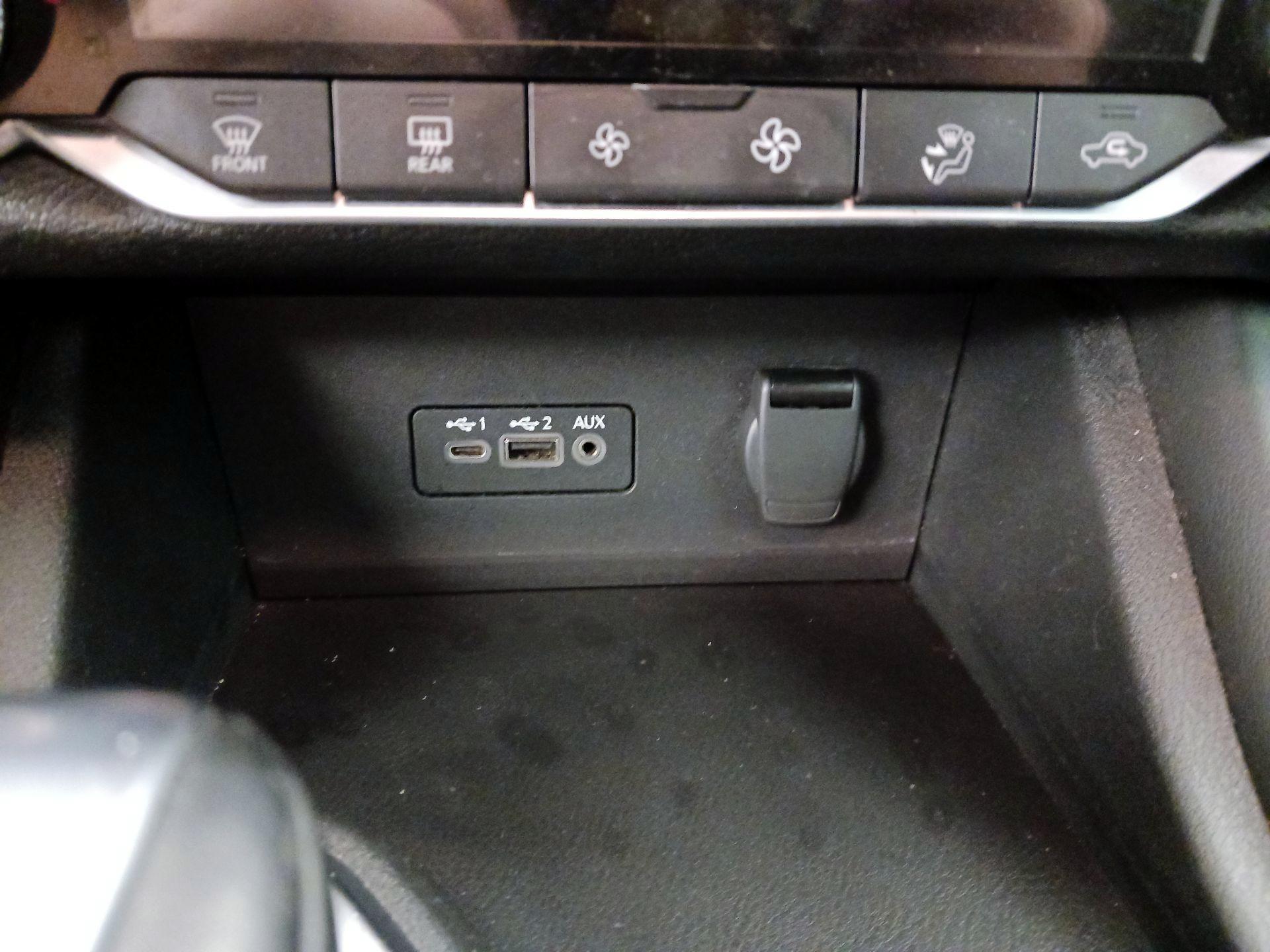 Thumbnail: 2020 Nissan Sentra - 18