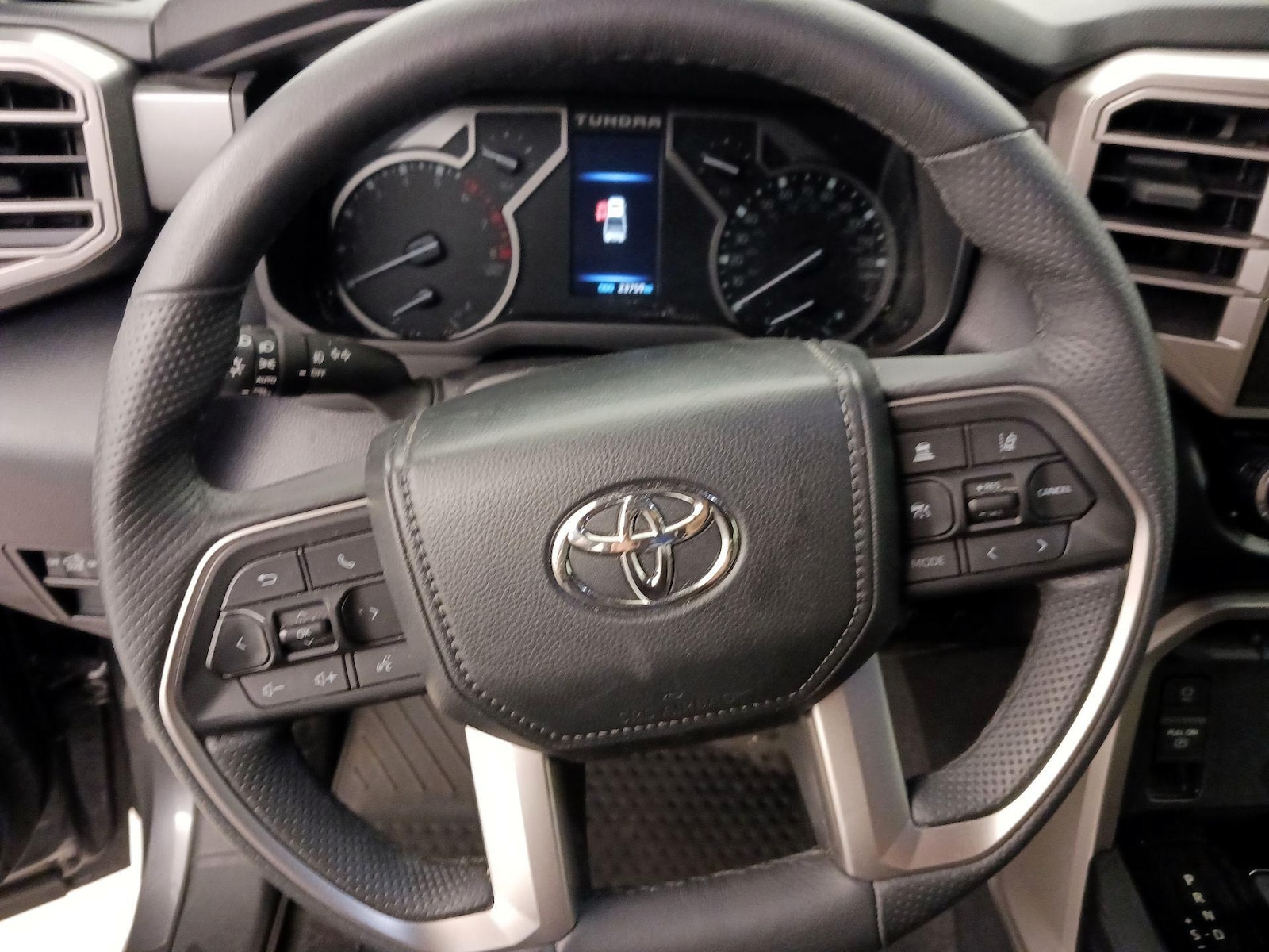 2025 Toyota Tundra SR5 - Photo 11