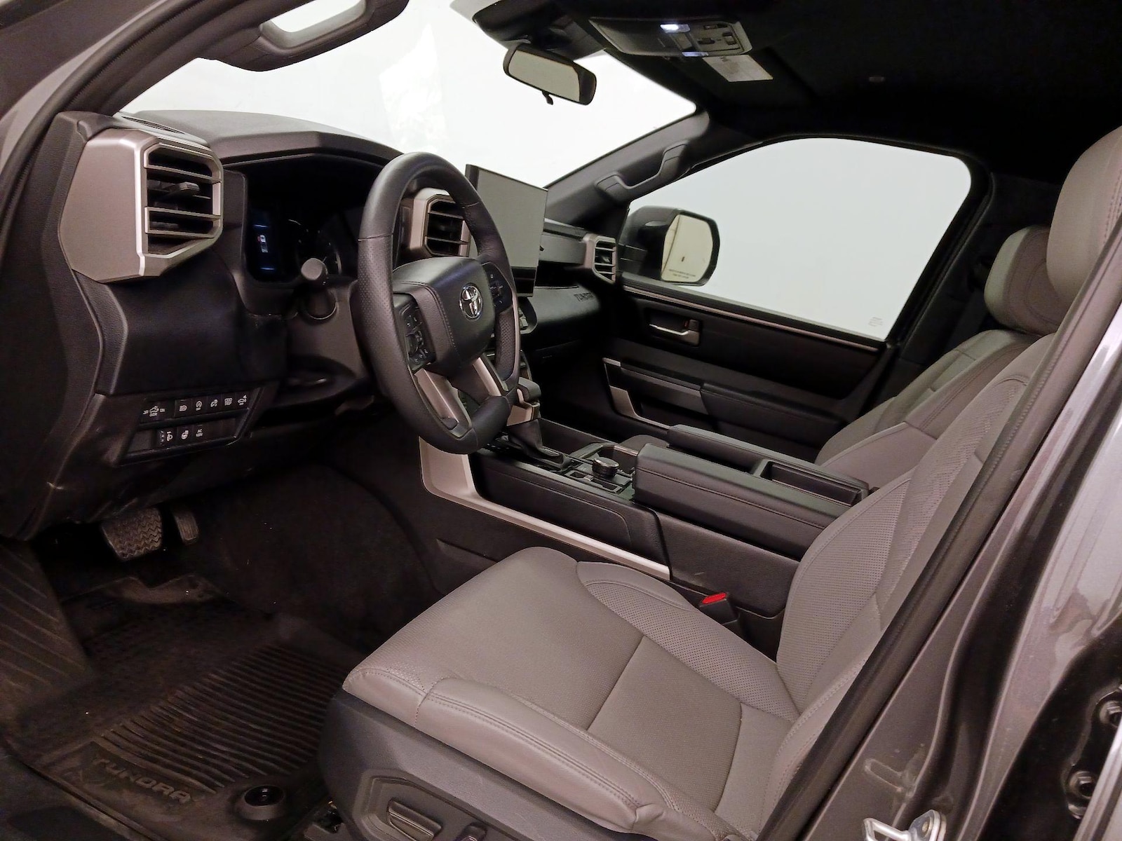 2025 Toyota Tundra SR5 - Photo 12