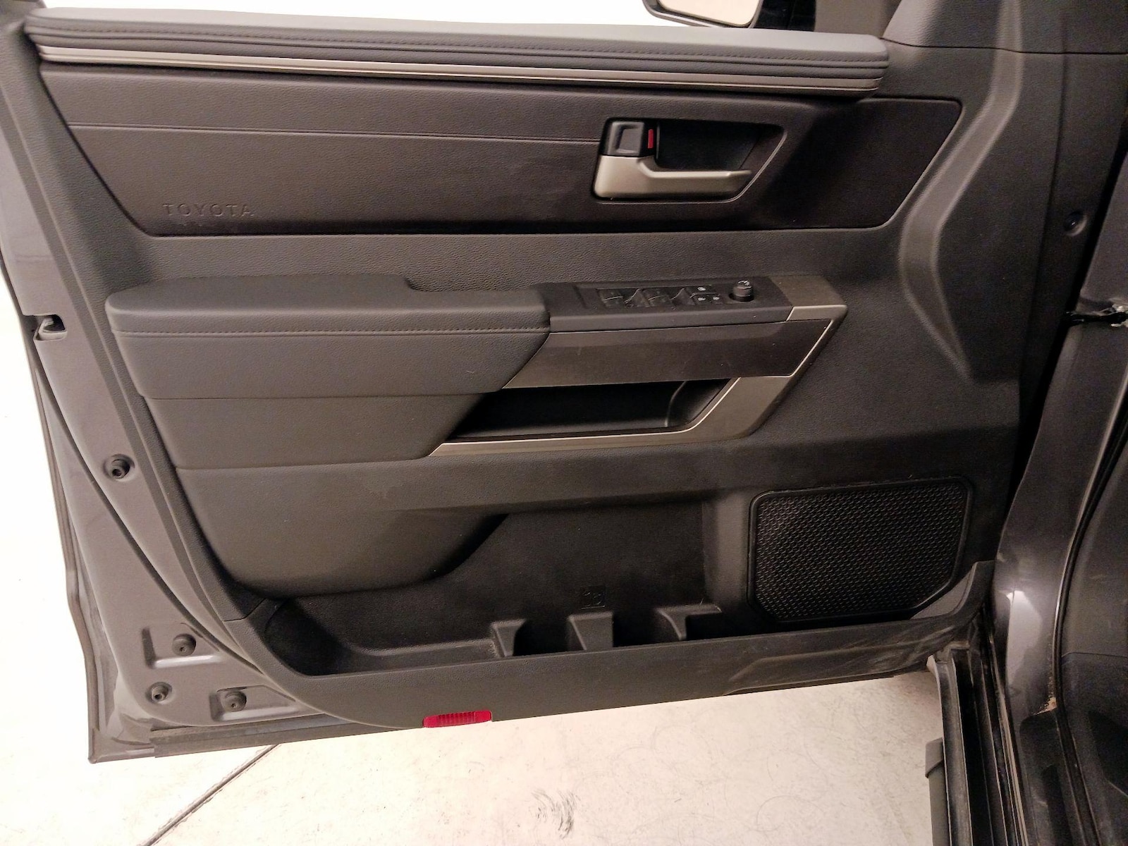 2025 Toyota Tundra SR5 - Photo 13