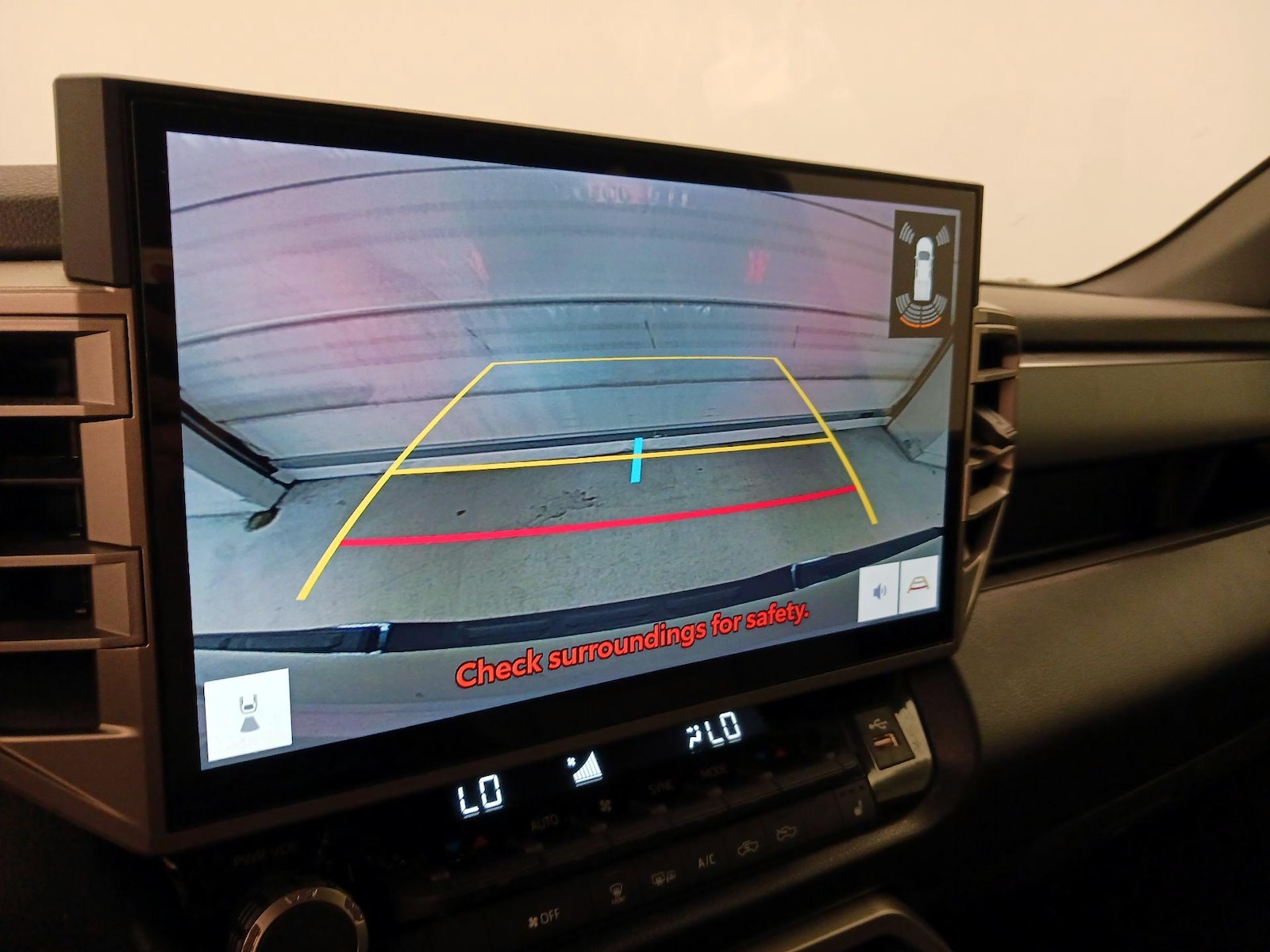 2025 Toyota Tundra SR5 - Photo 15