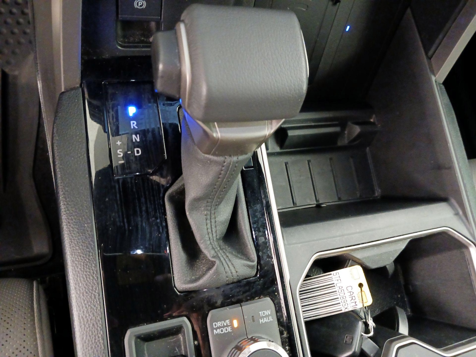 2025 Toyota Tundra SR5 - Photo 18